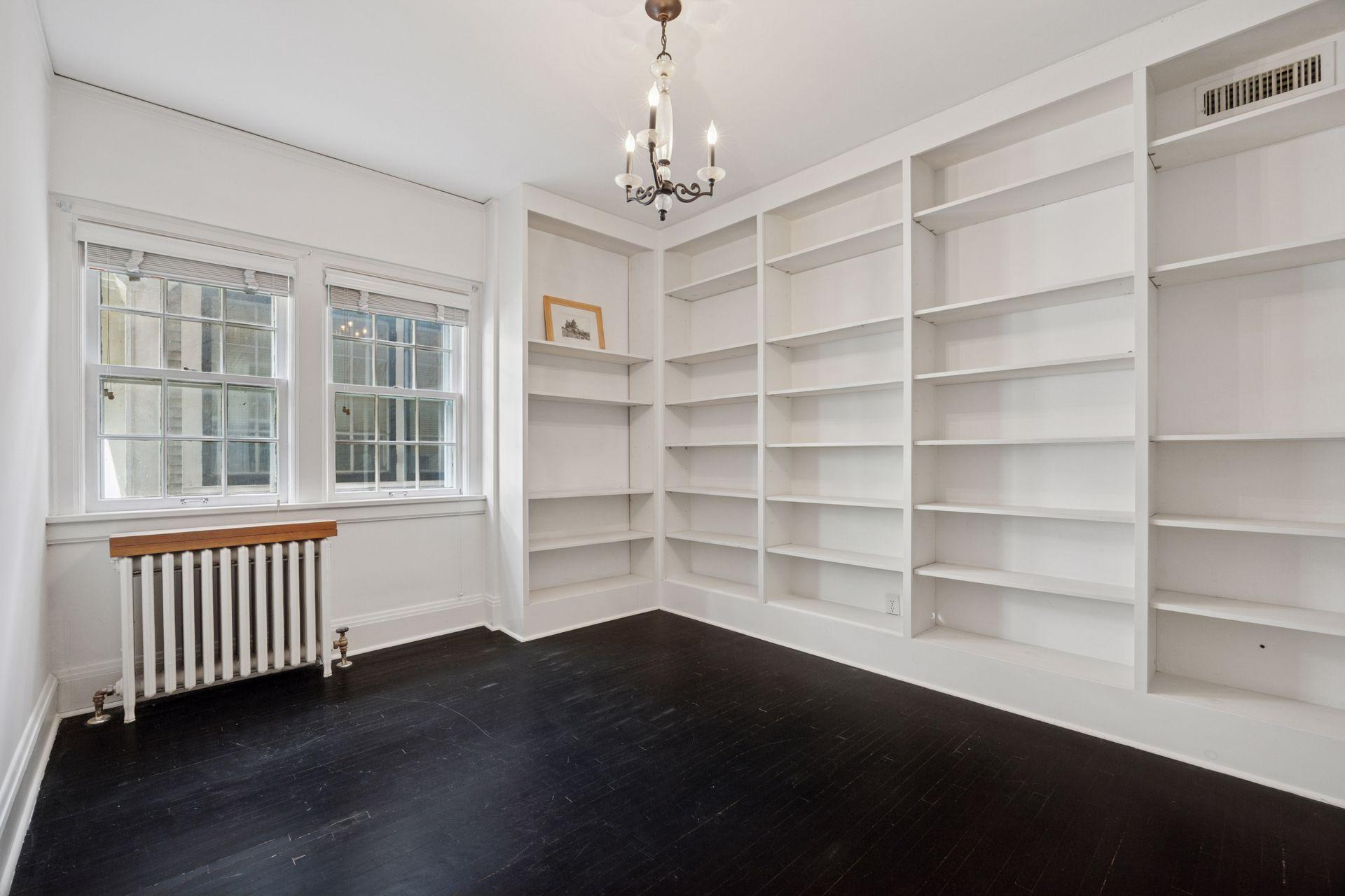 1785 Dupont Avenue S