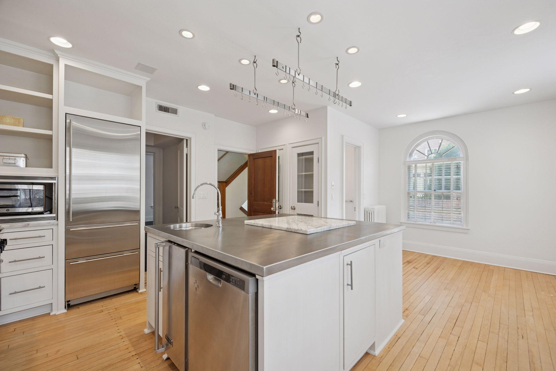 1785 Dupont Avenue S