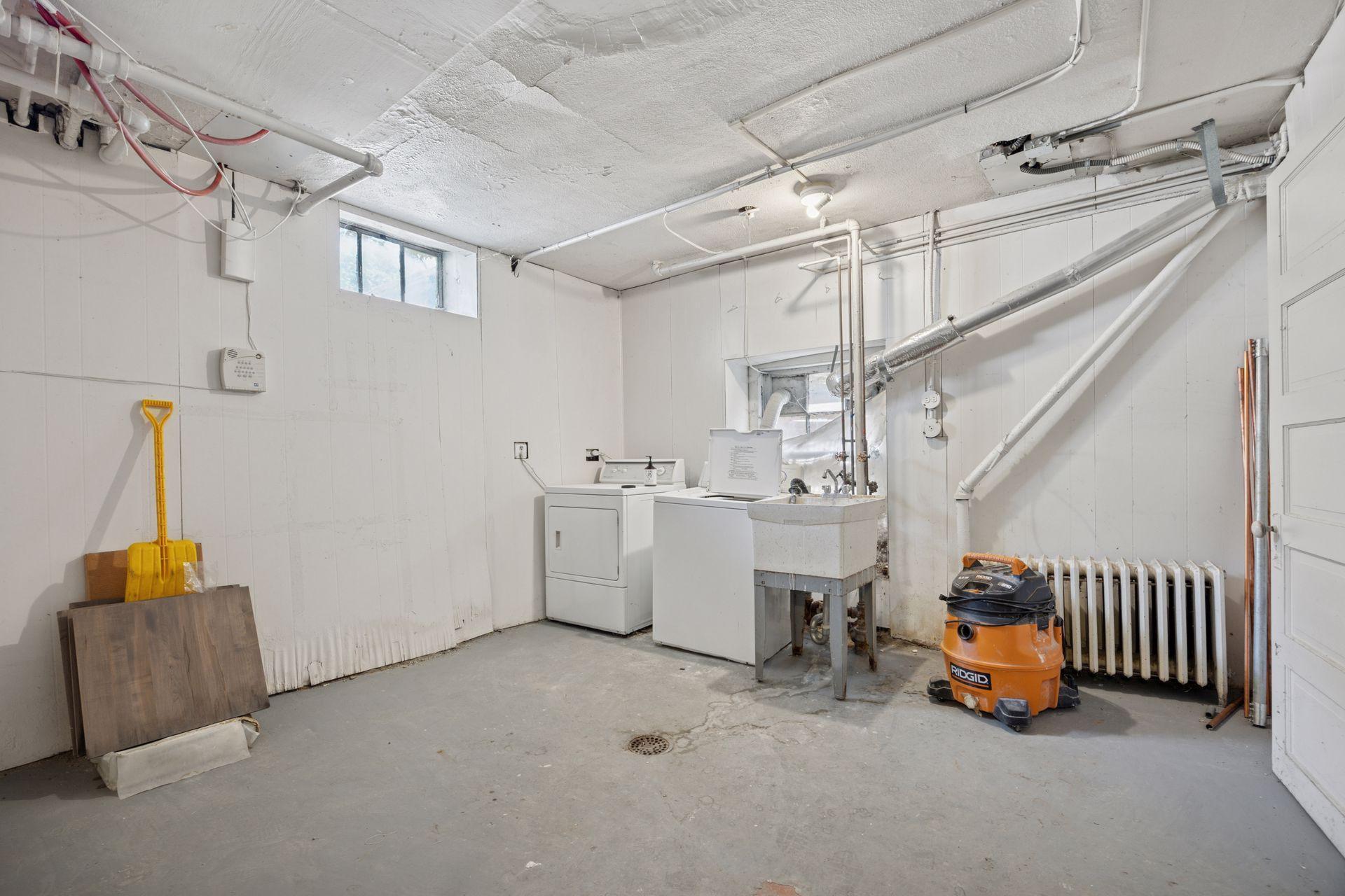 1785 Dupont Avenue S