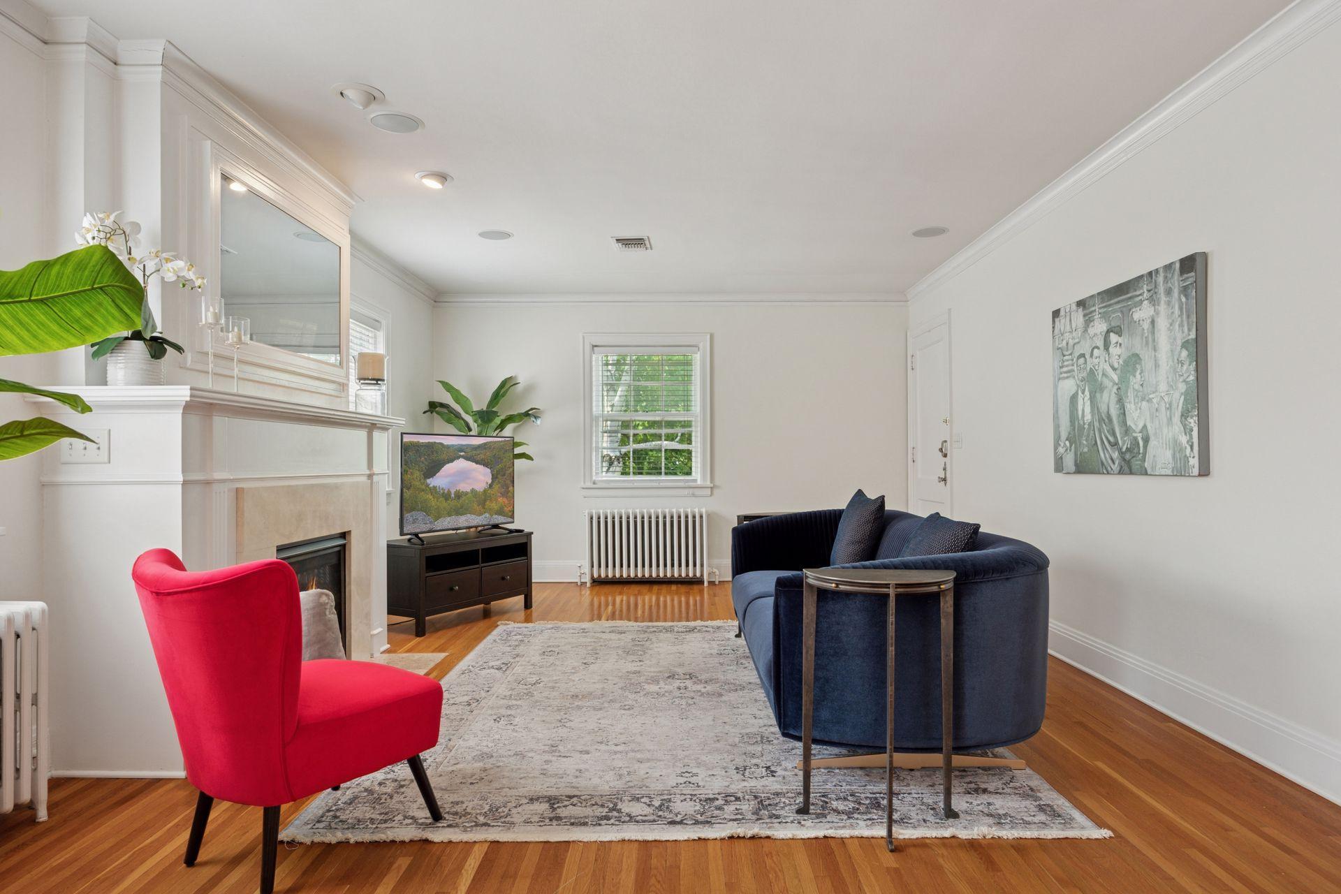 1785 Dupont Avenue S