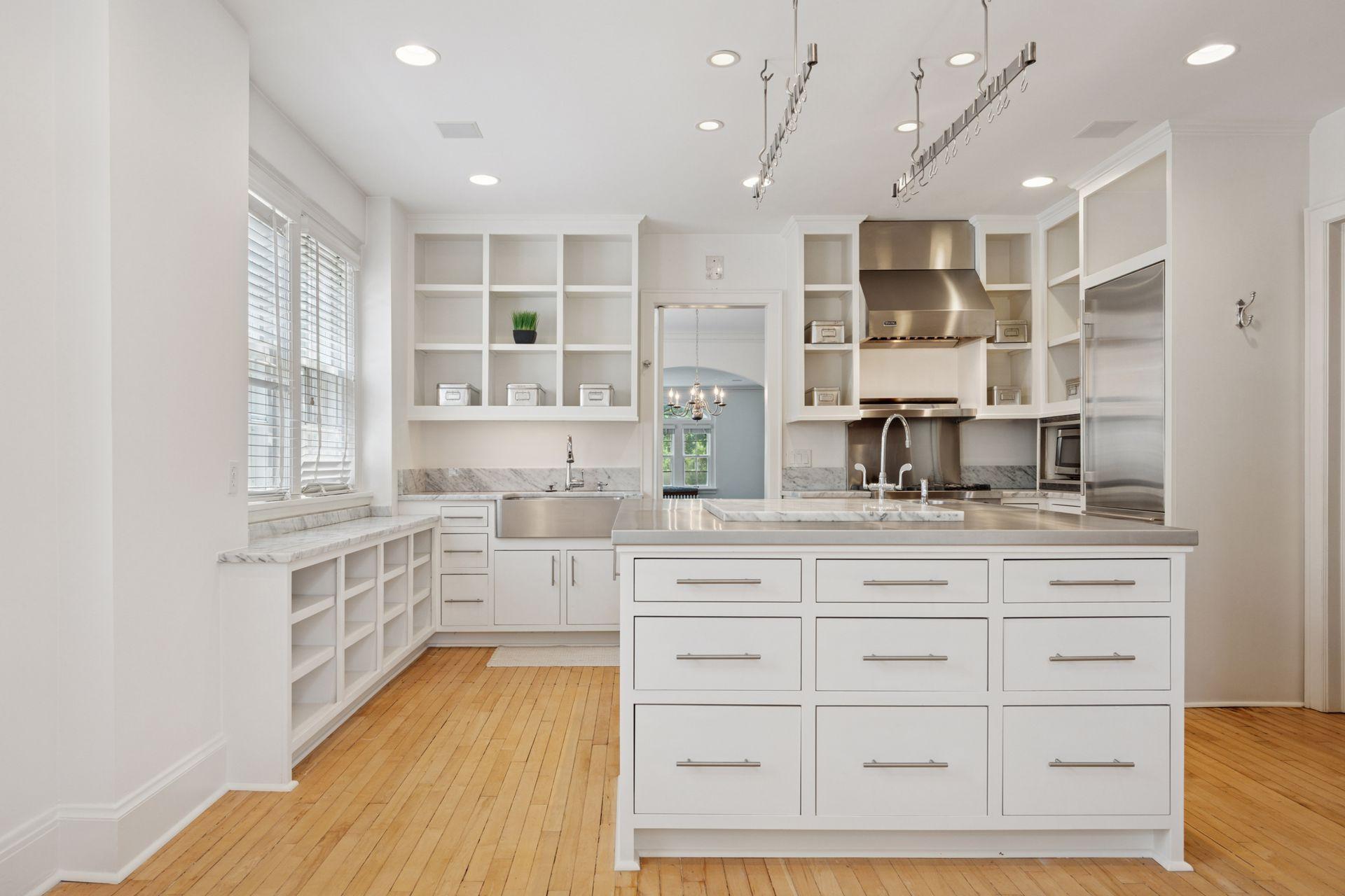 1785 Dupont Avenue S