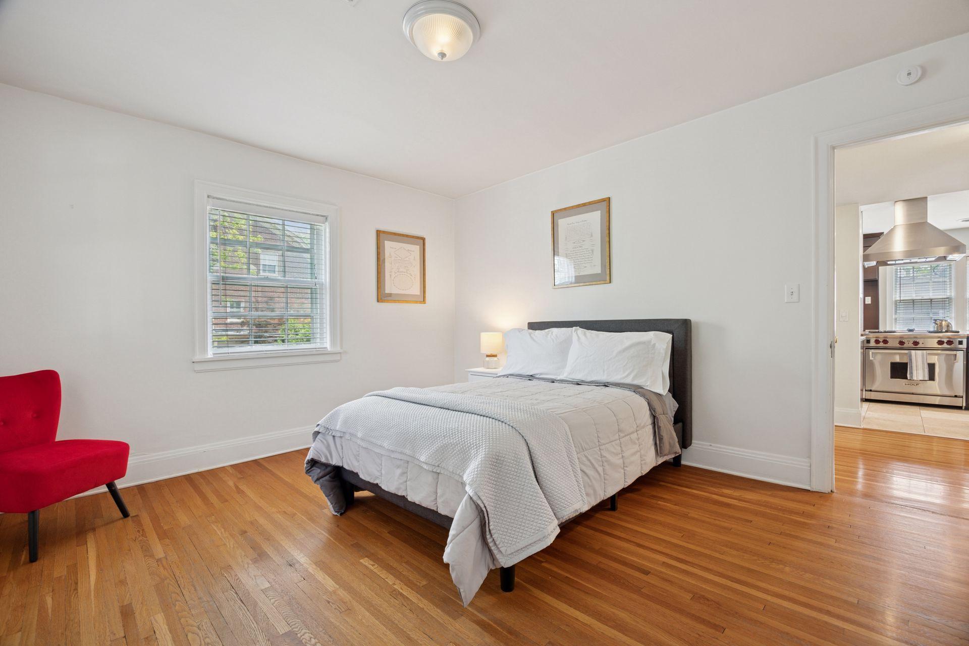 1785 Dupont Avenue S