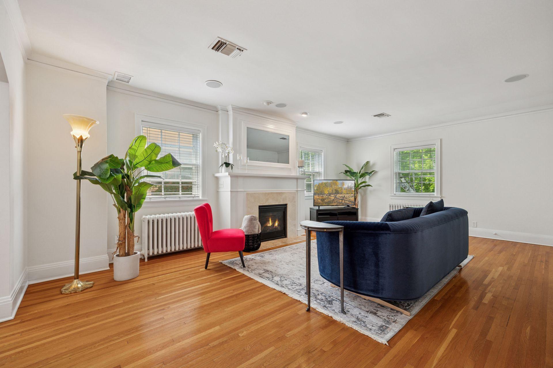 1785 Dupont Avenue S