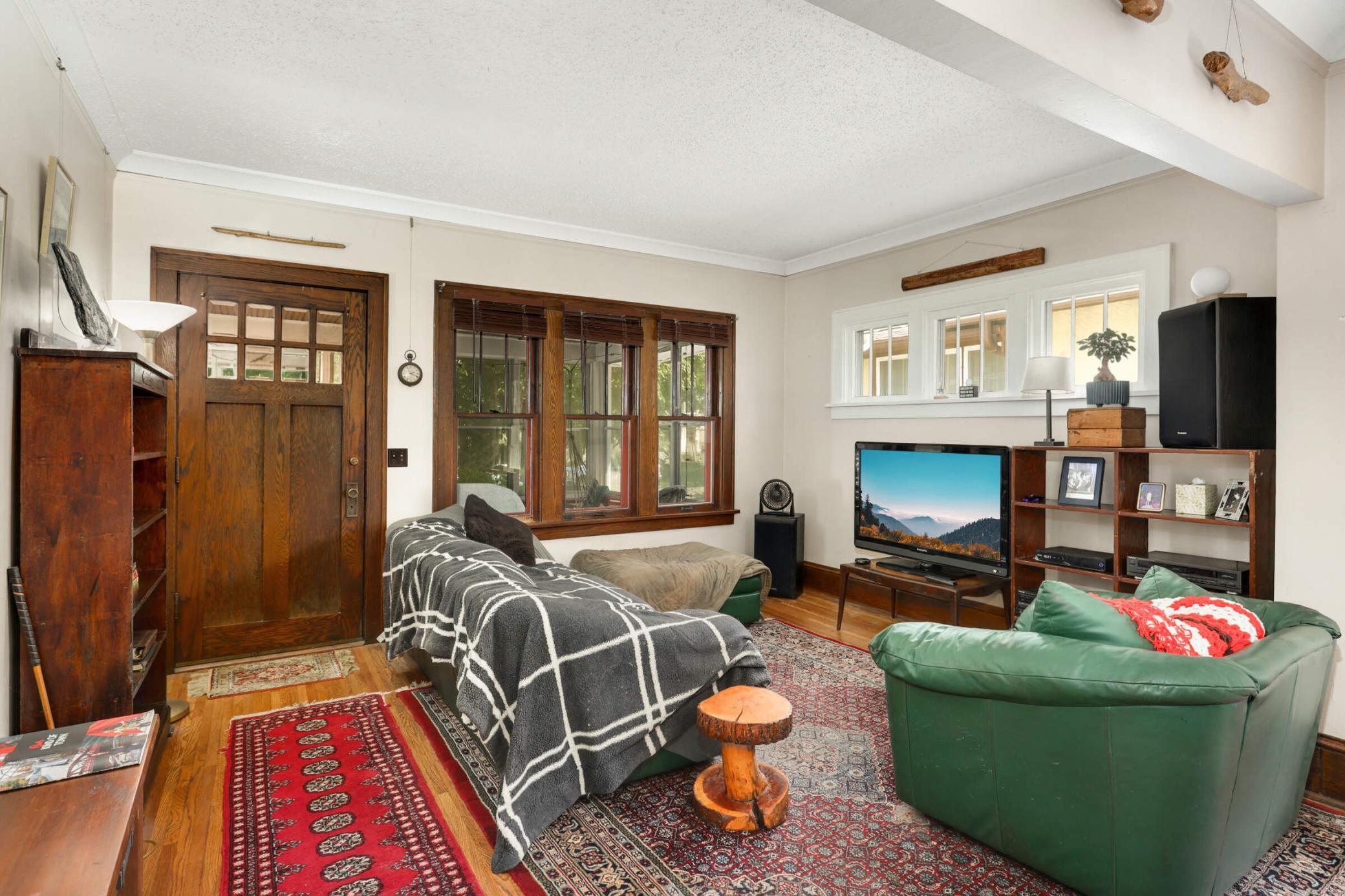 1914 Grand Avenue