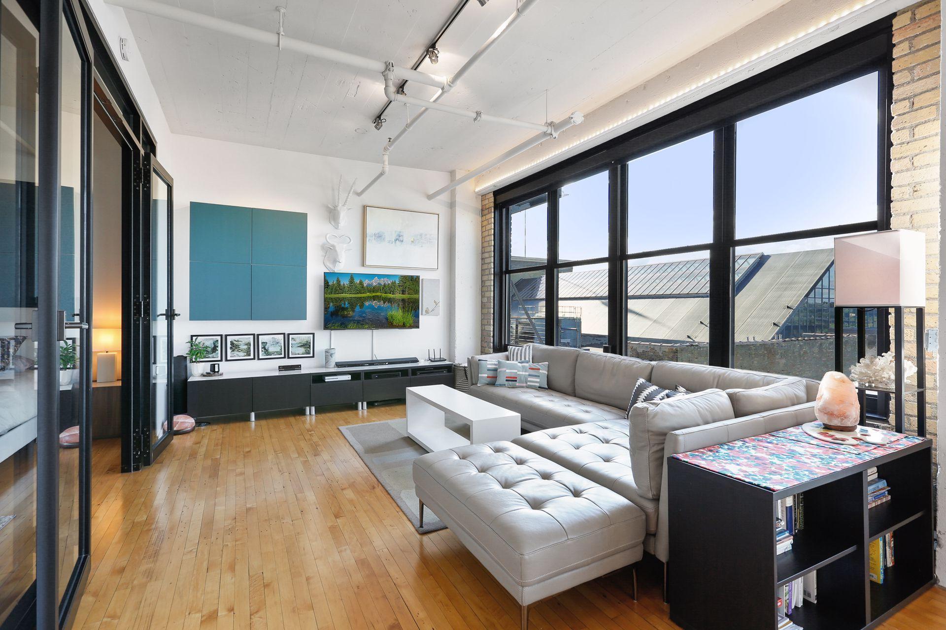 290 Market Street Unit: 716