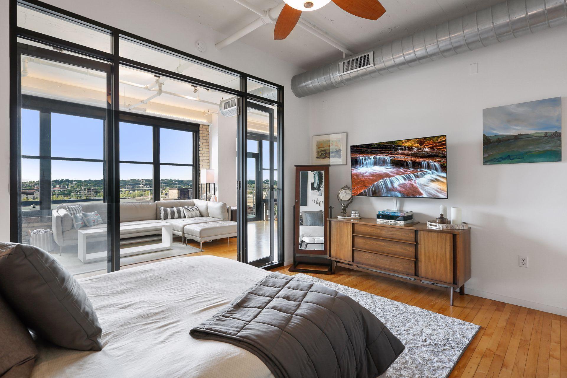 290 Market Street Unit: 716