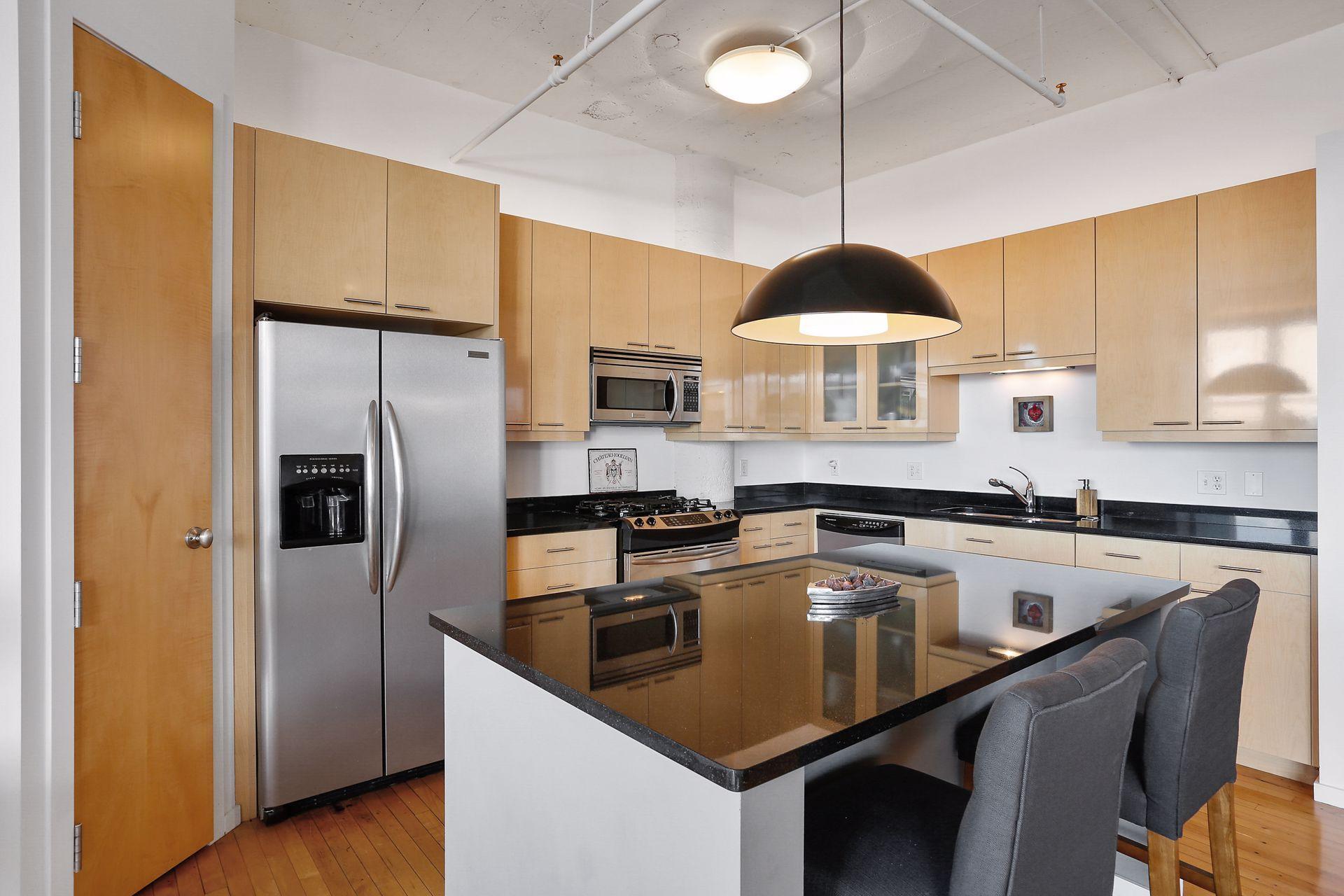 290 Market Street Unit: 716
