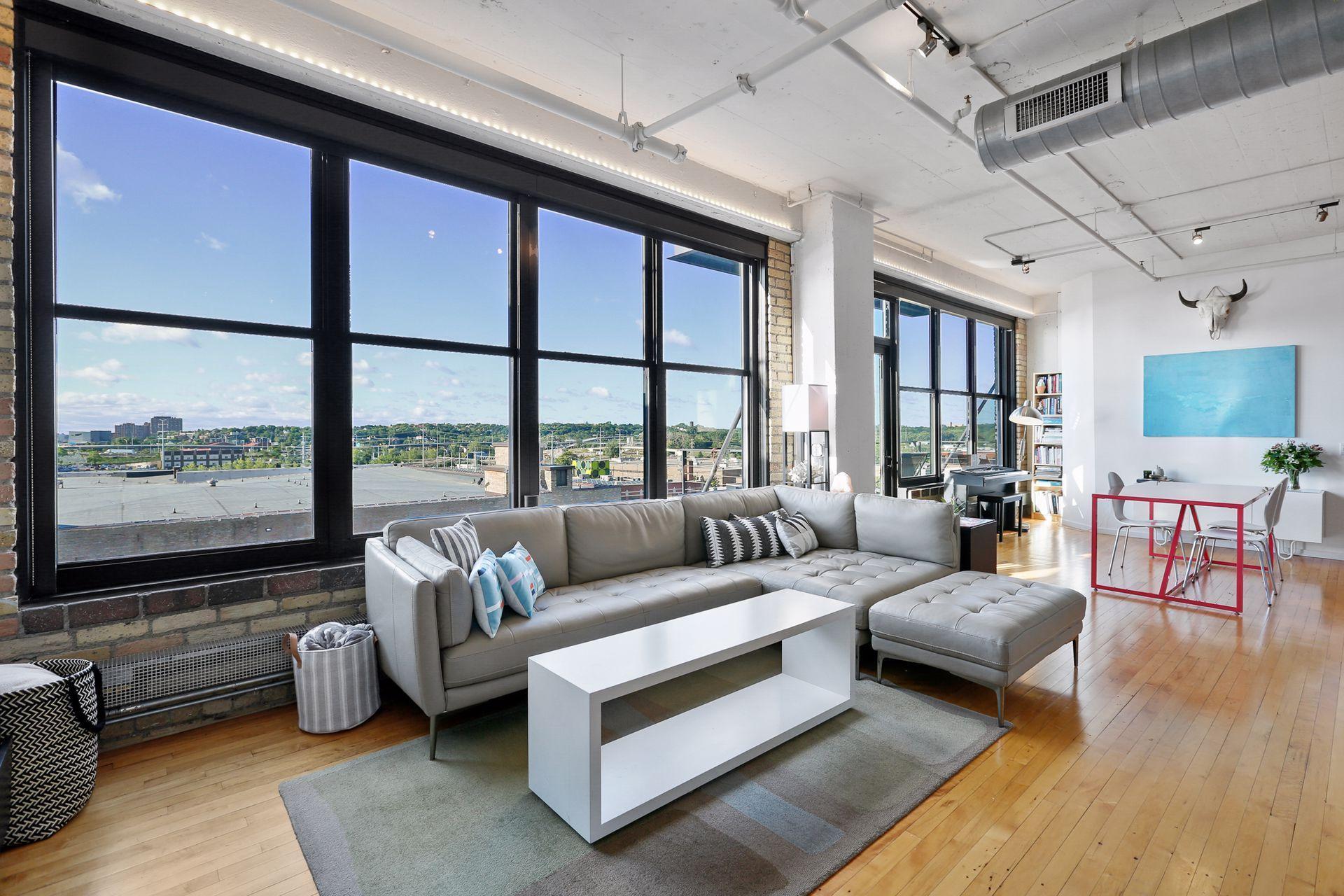 290 Market Street Unit: 716