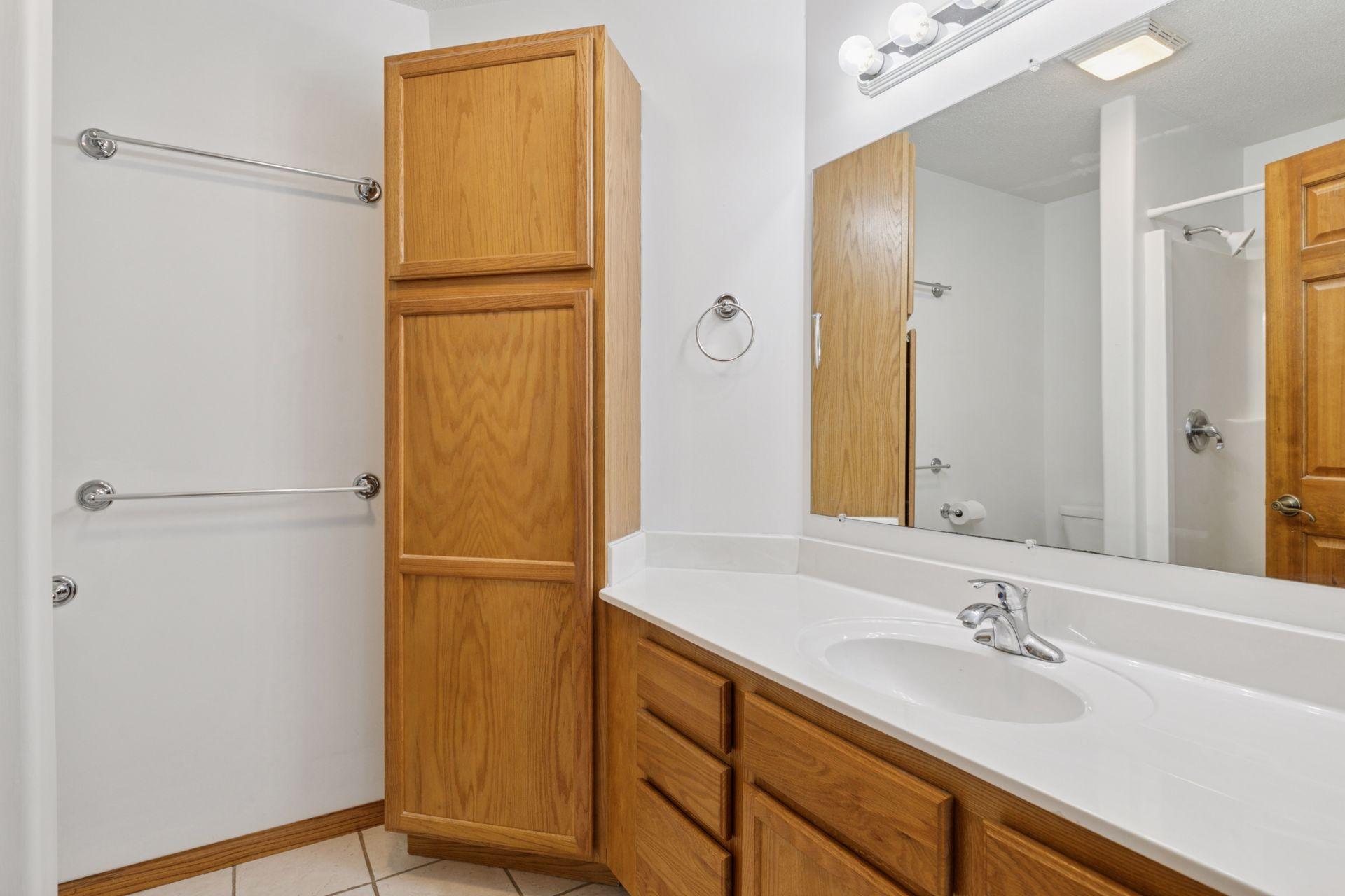 921 Meadowood Lane Unit: 1
