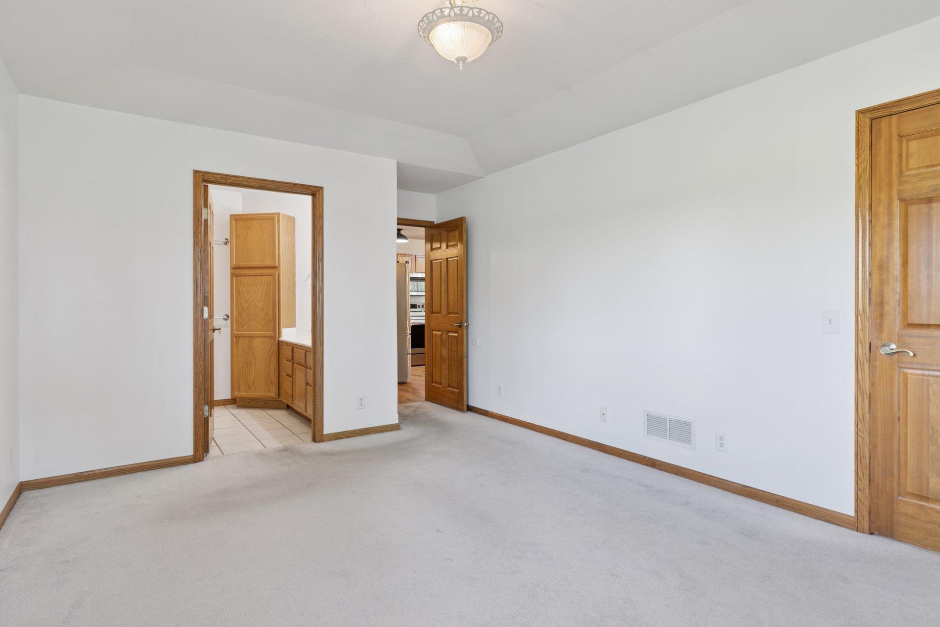 921 Meadowood Lane Unit: 1