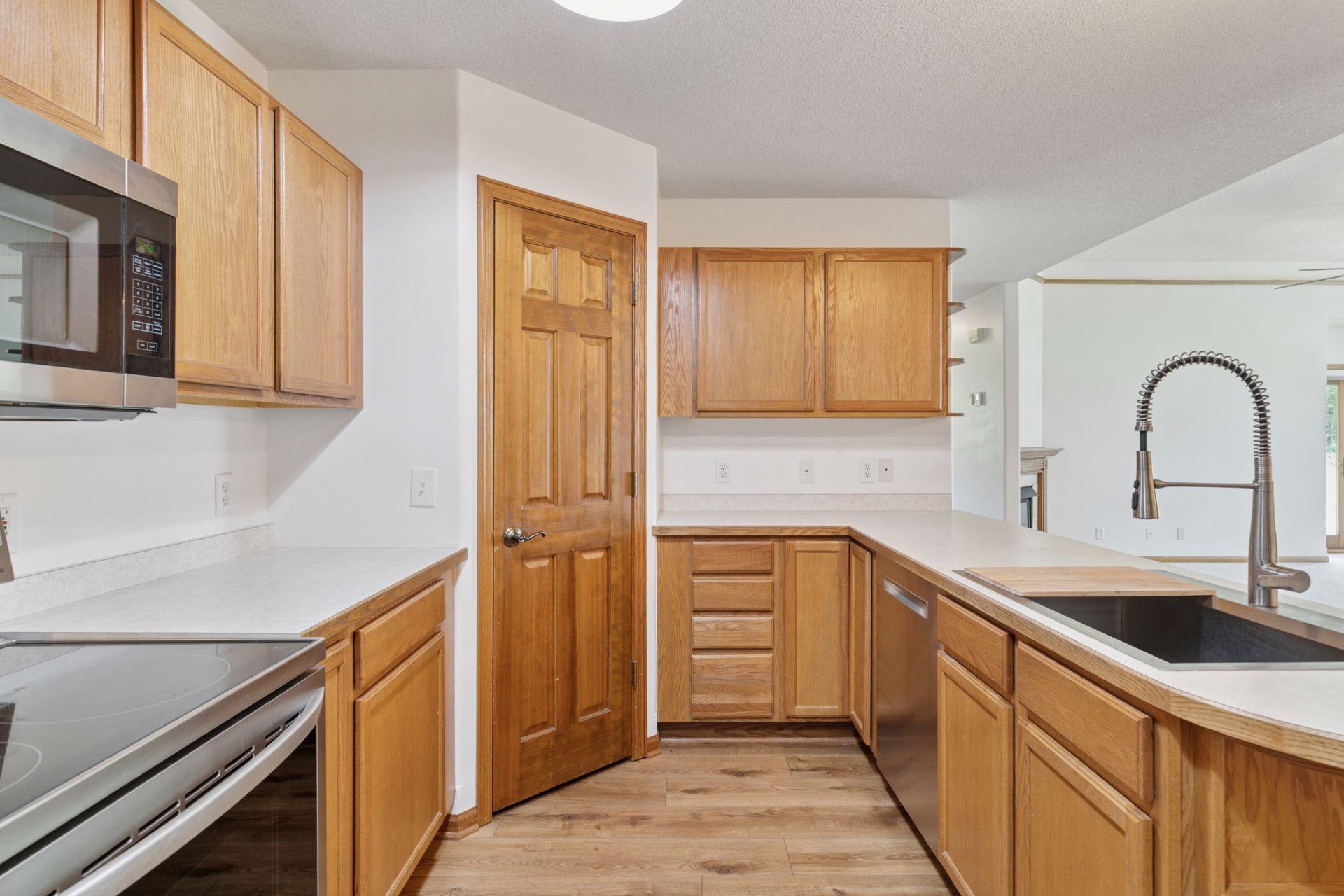 921 Meadowood Lane Unit: 1