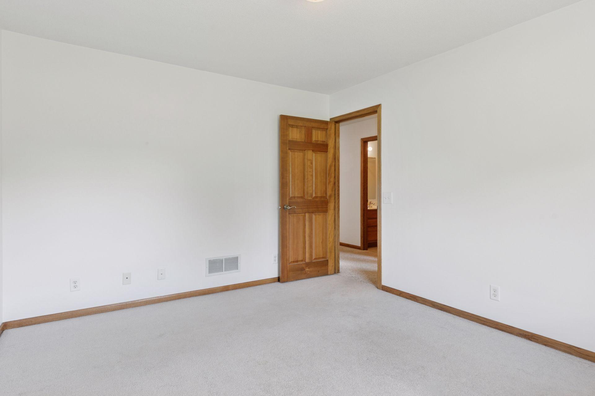 921 Meadowood Lane Unit: 1