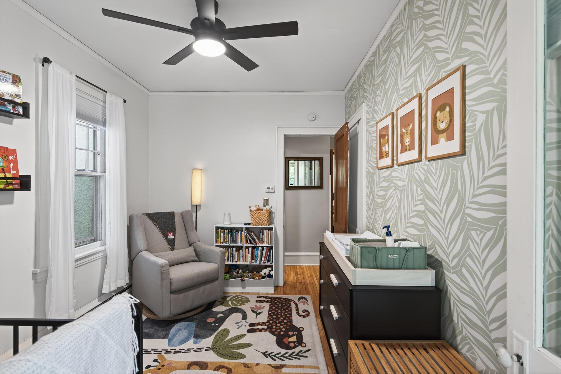 909 W 44th Street