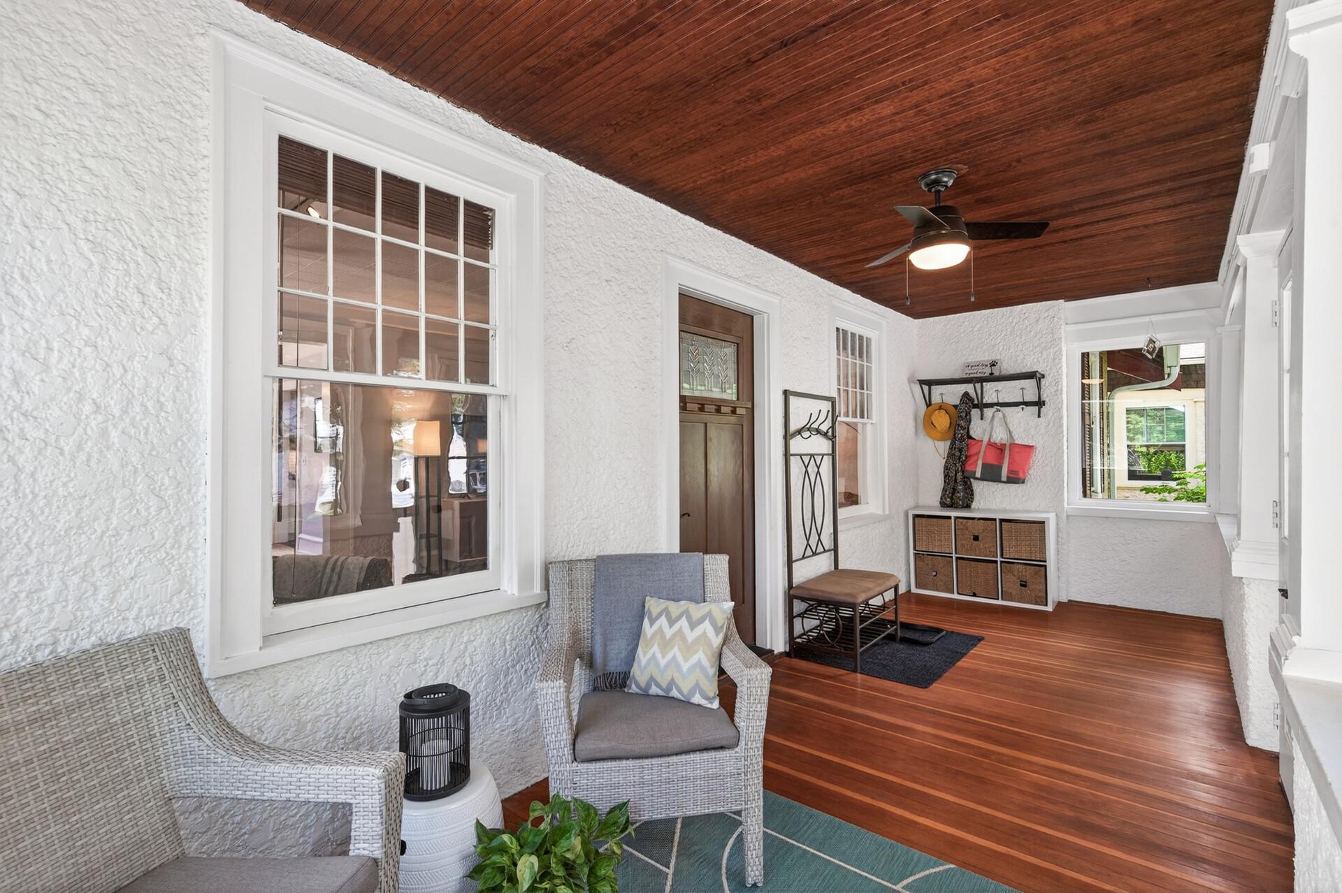 909 W 44th Street