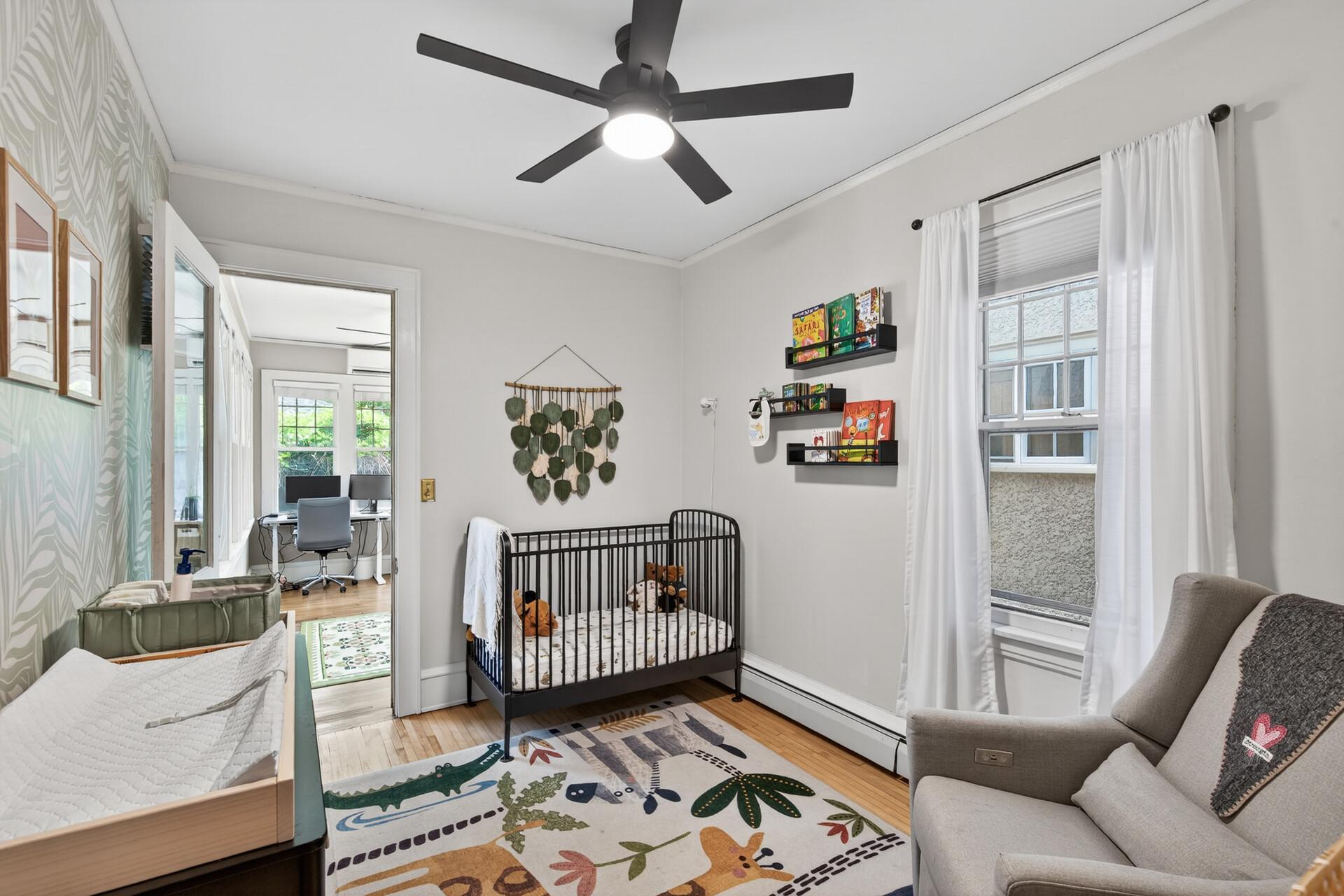 909 W 44th Street