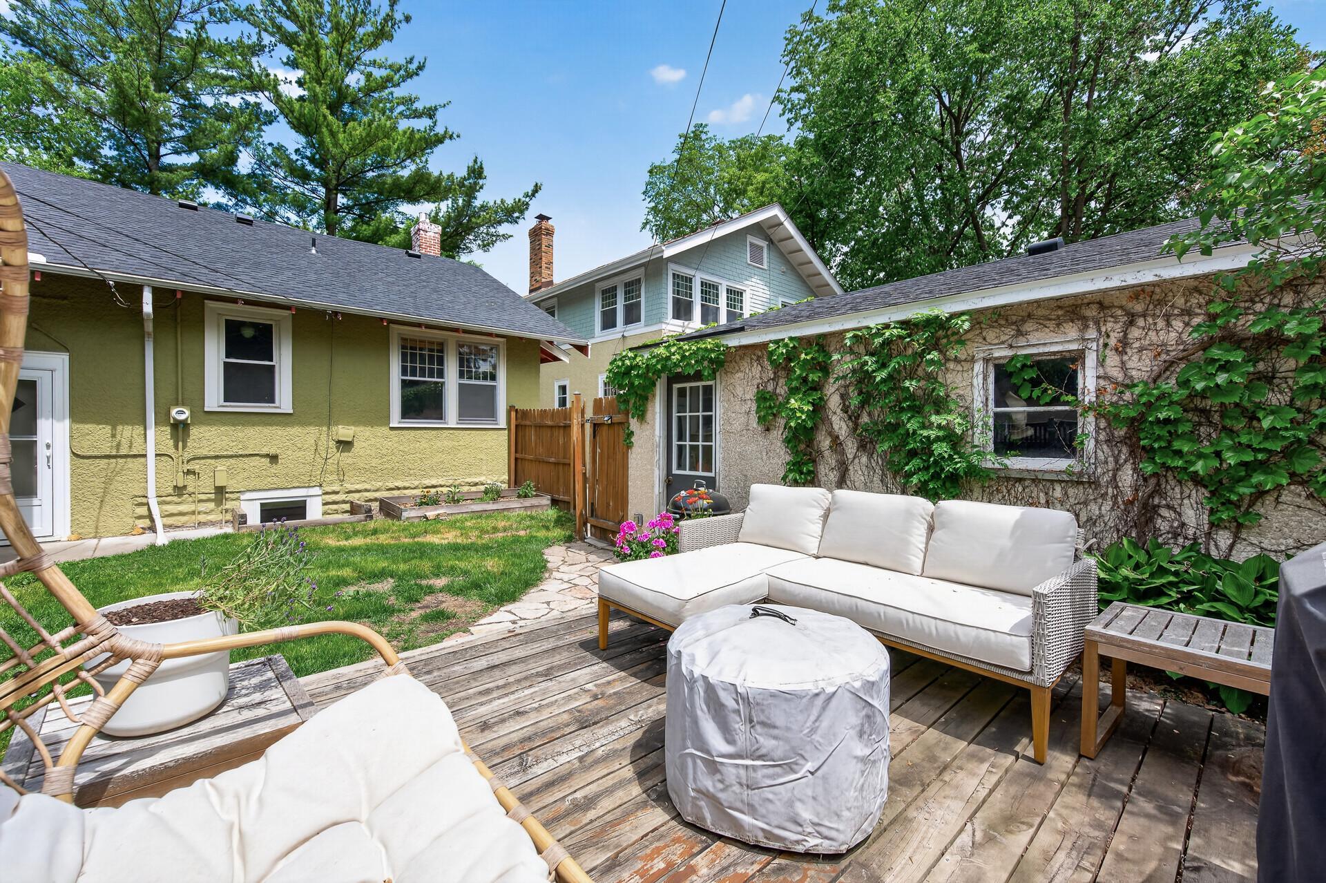909 W 44th Street