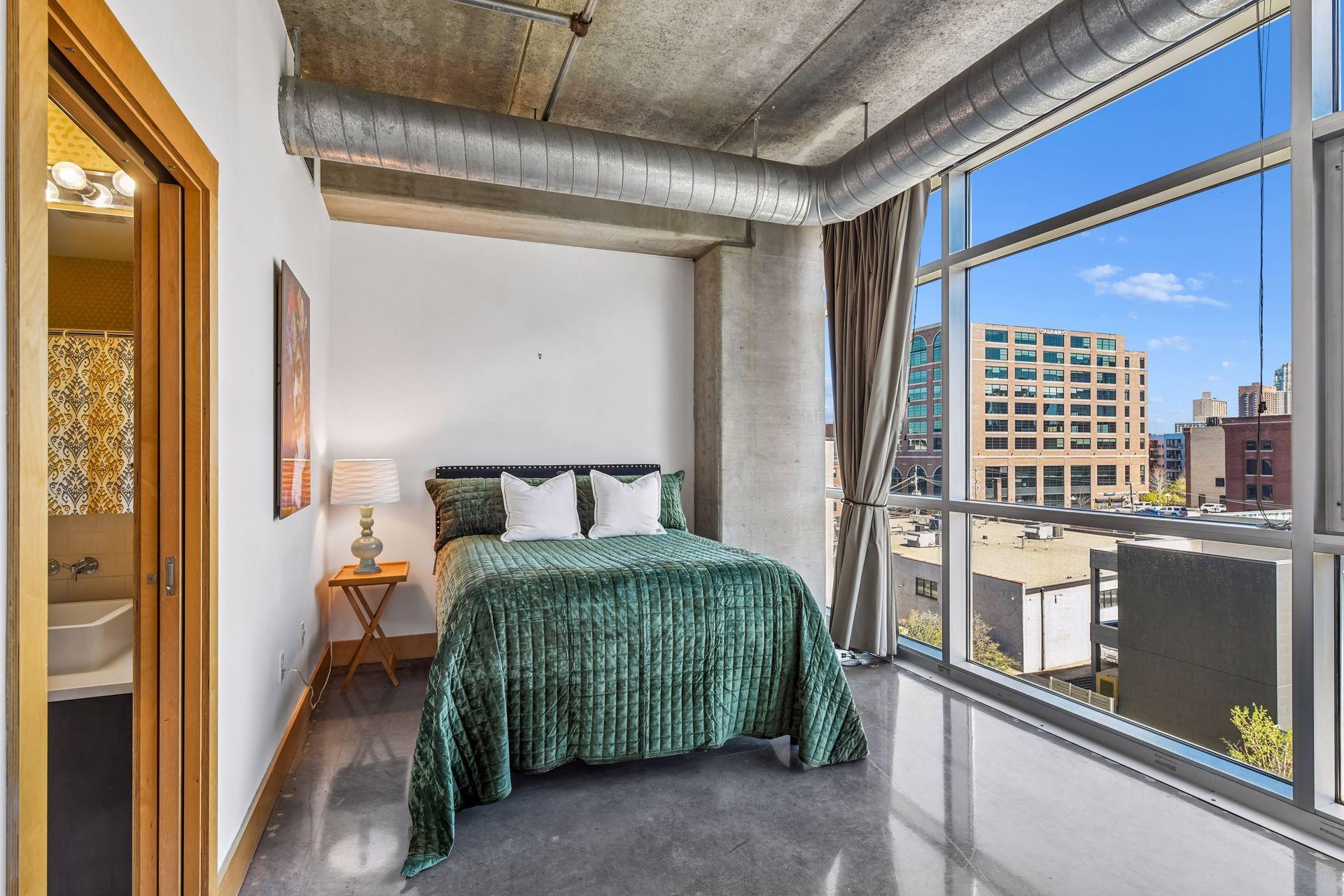 345 6th Avenue N Unit: 504