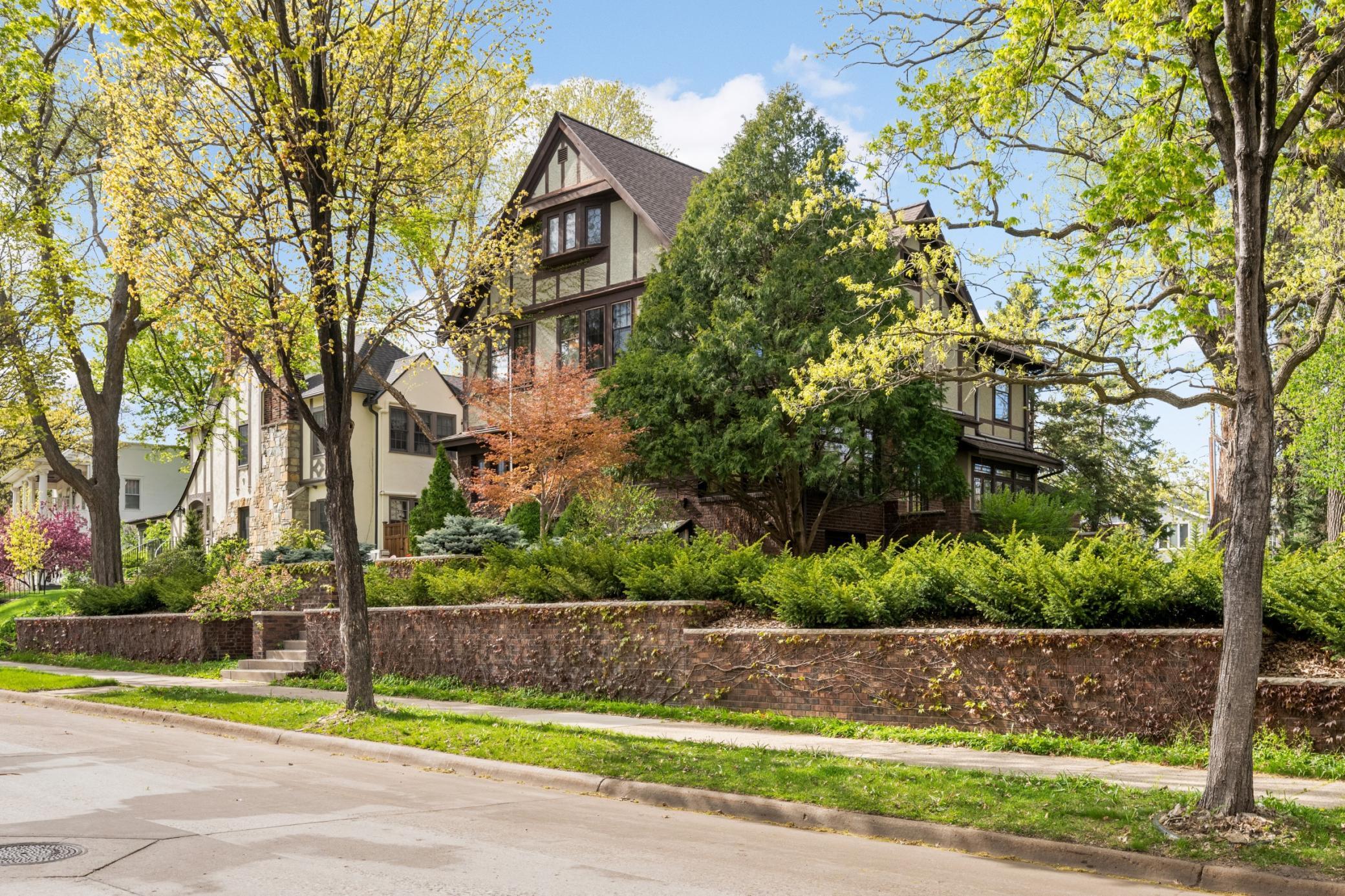 2418 W 22nd Street