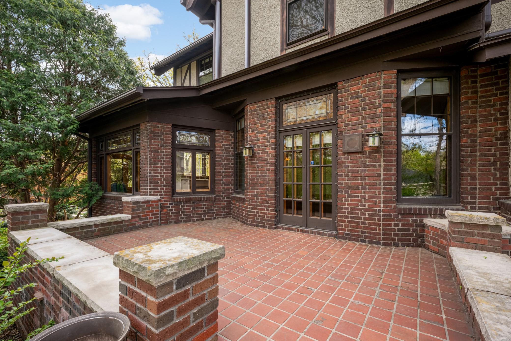 2418 W 22nd Street