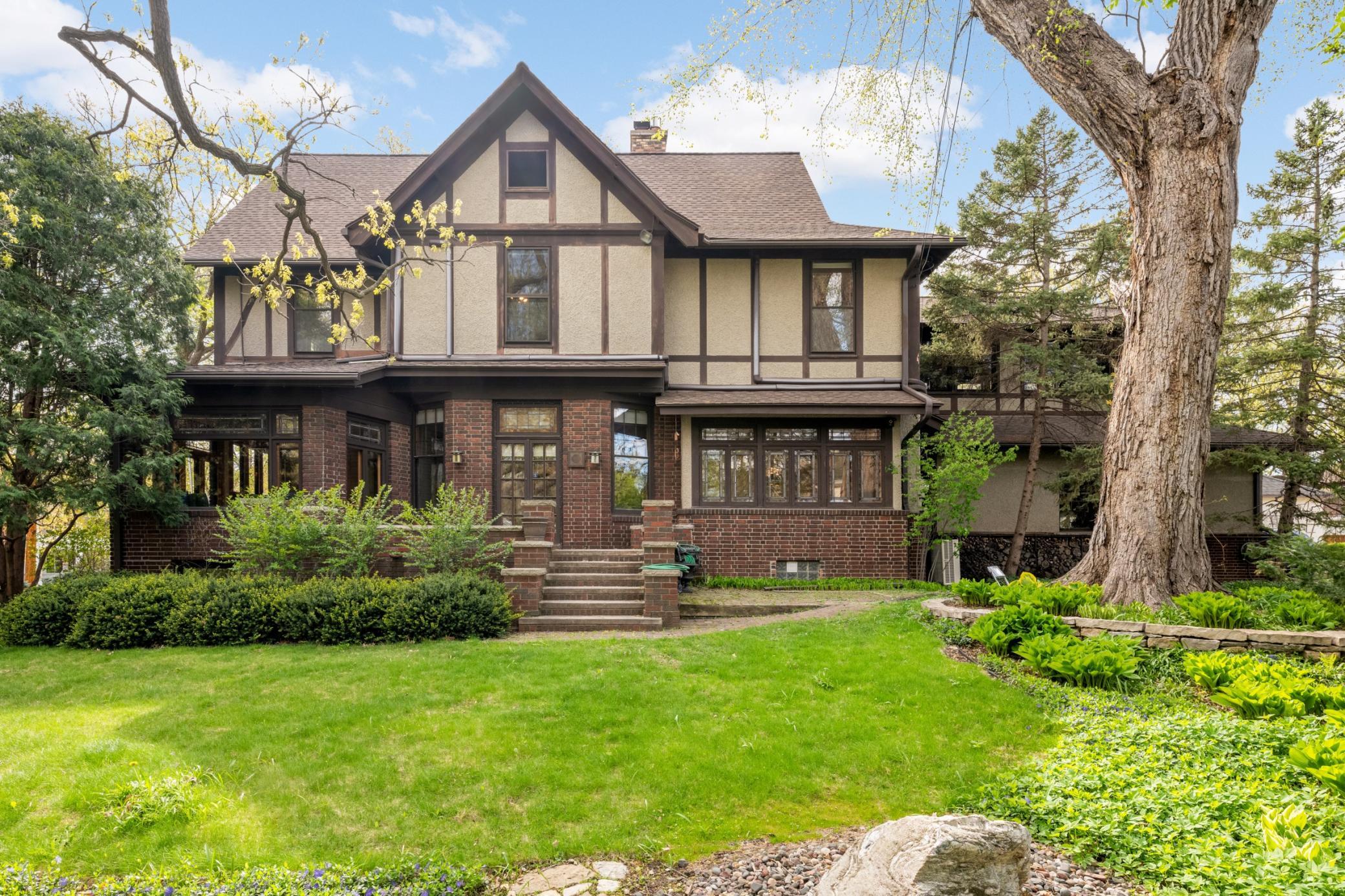 2418 W 22nd Street