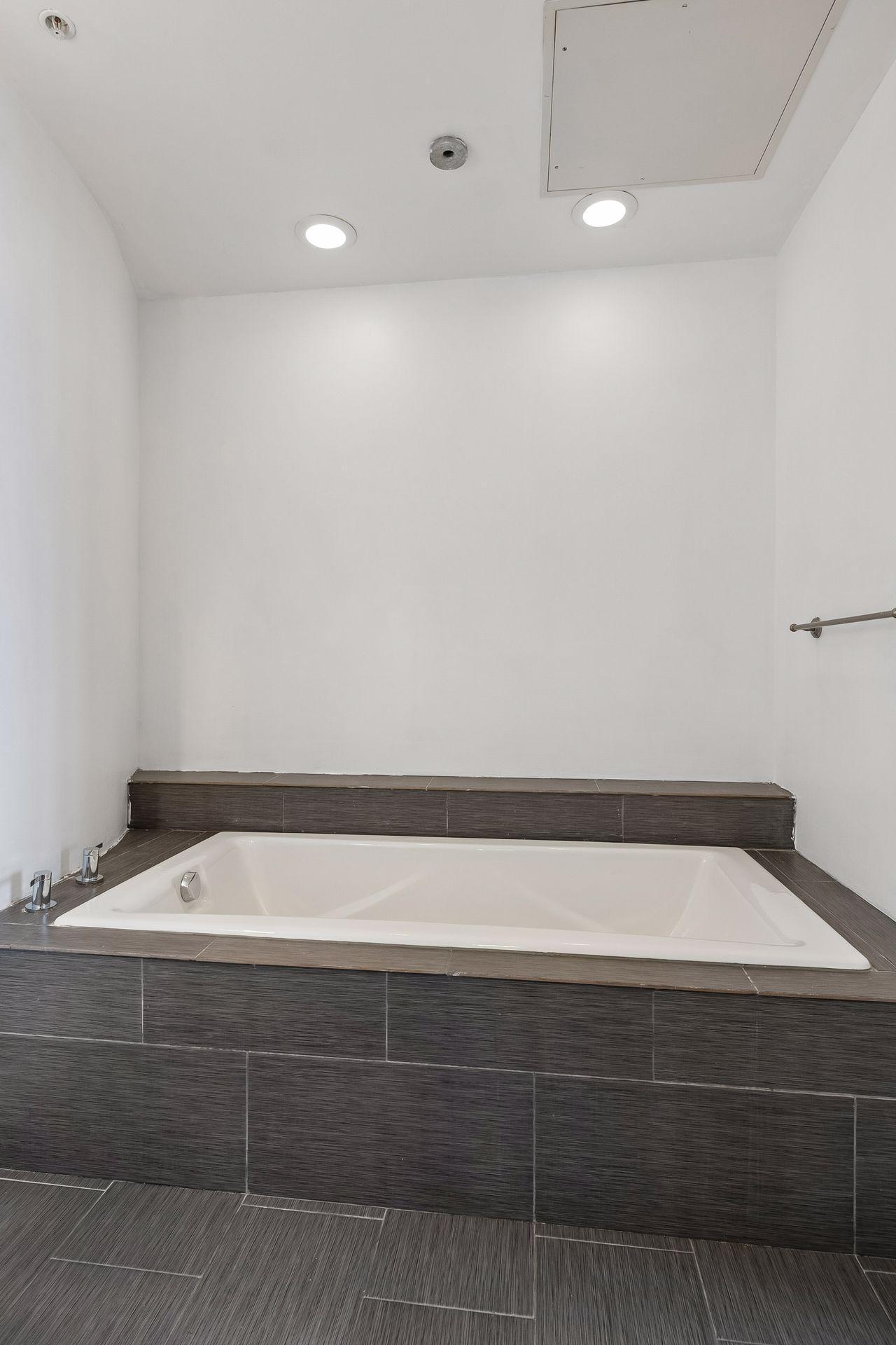 290 Market Street Unit: 509