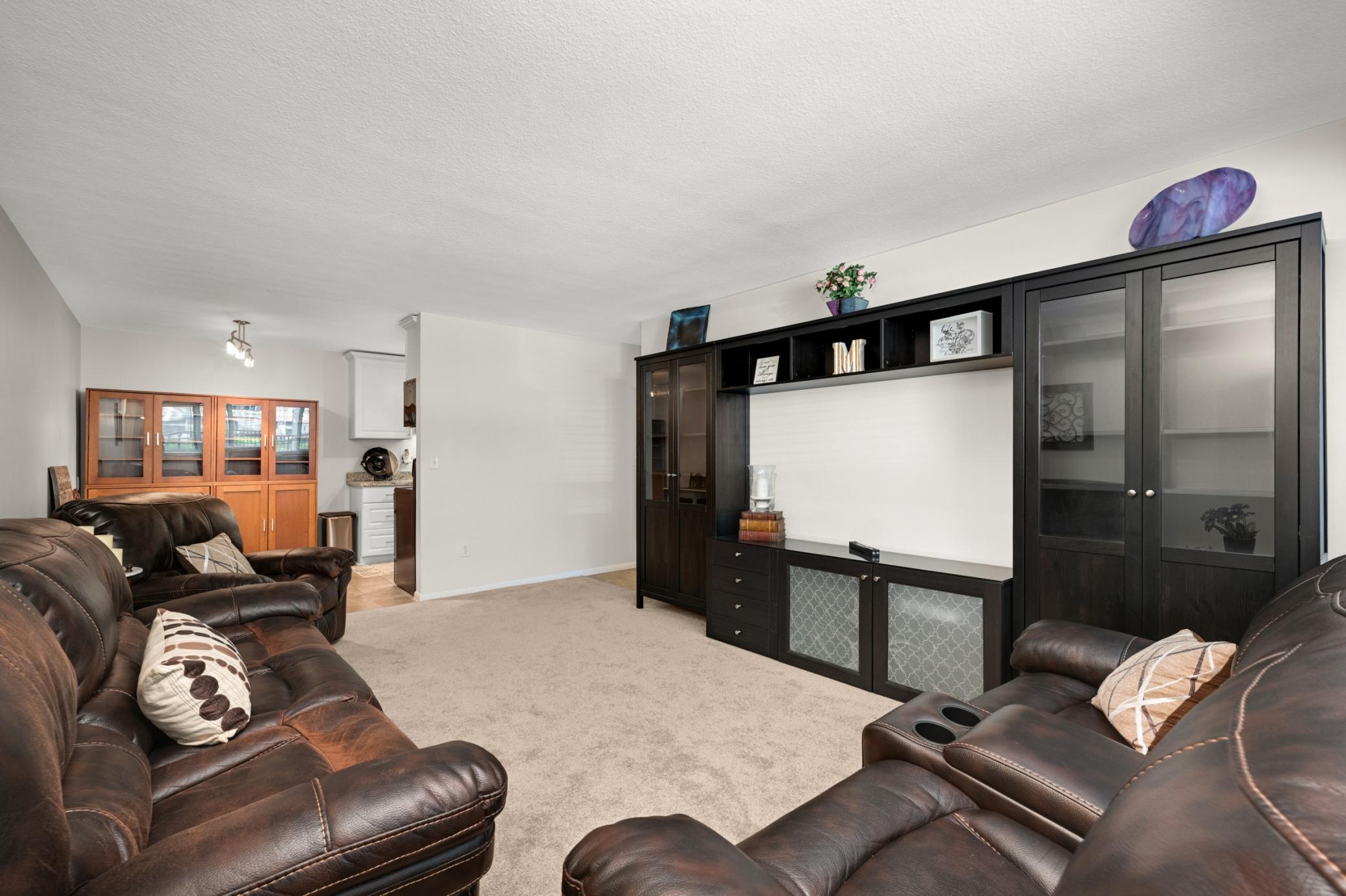 1901 Emerson Avenue S Unit: 104