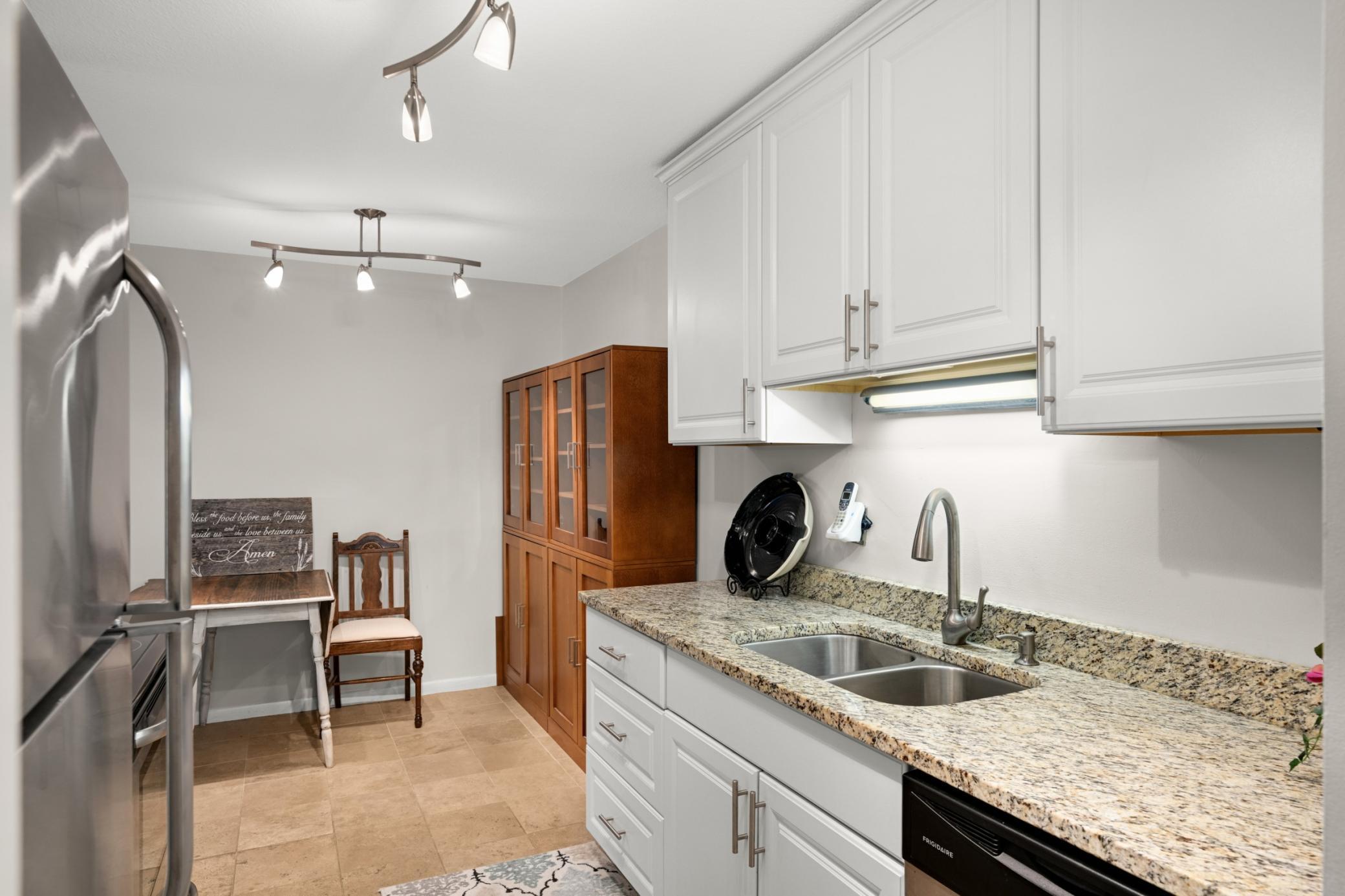 1901 Emerson Avenue S Unit: 104