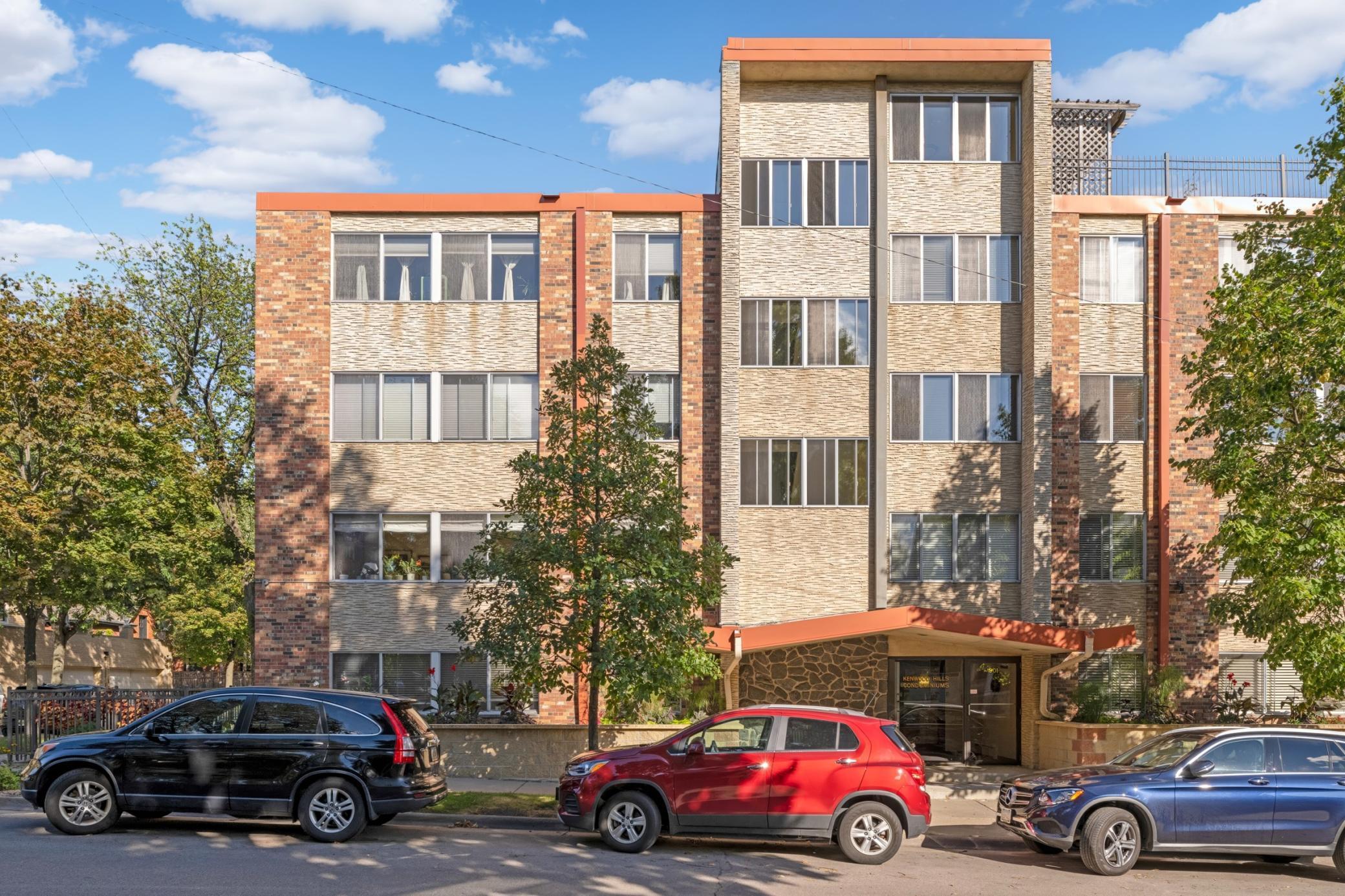 1901 Emerson Avenue S Unit: 104