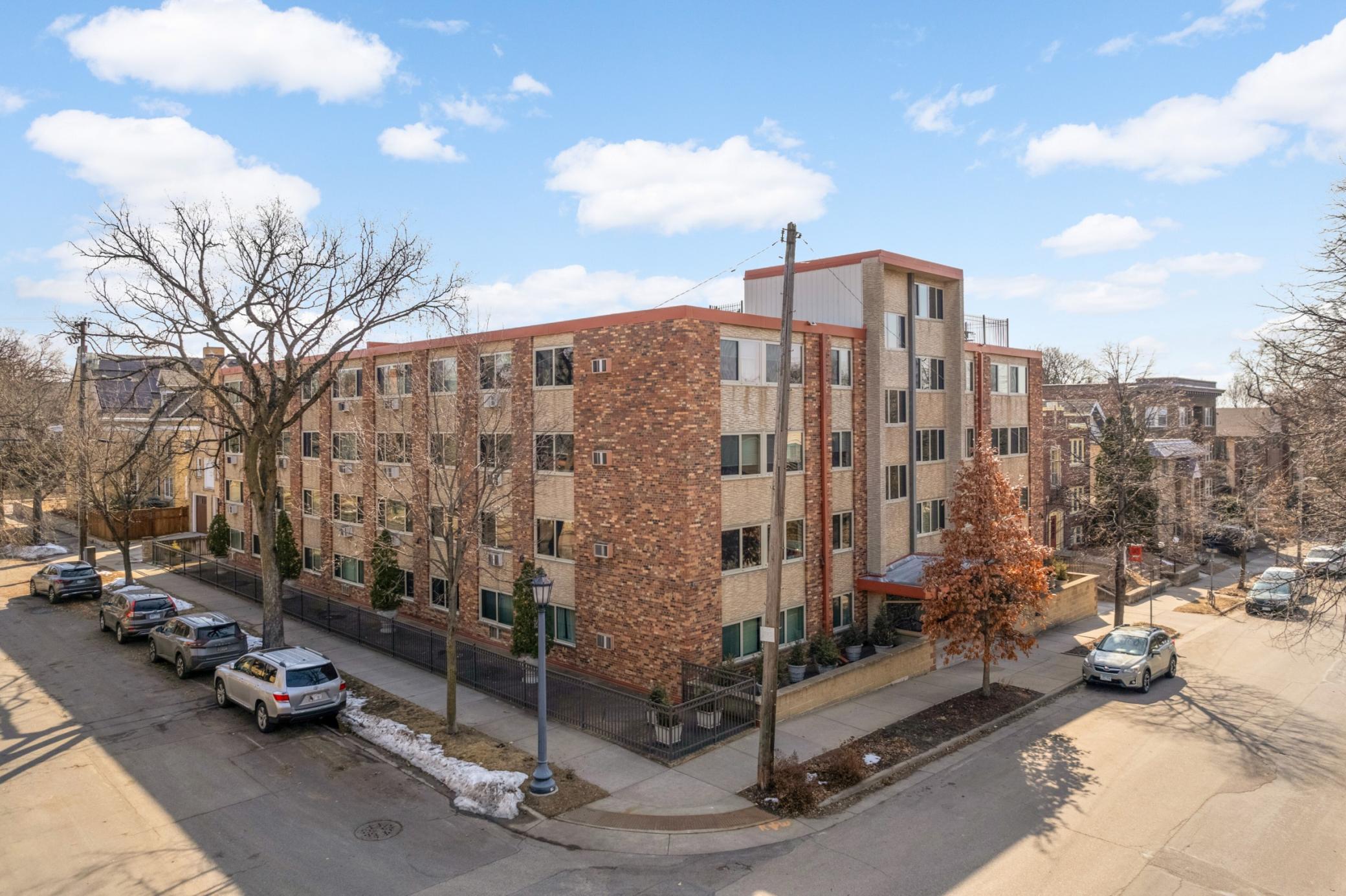 1901 Emerson Avenue S Unit: 104