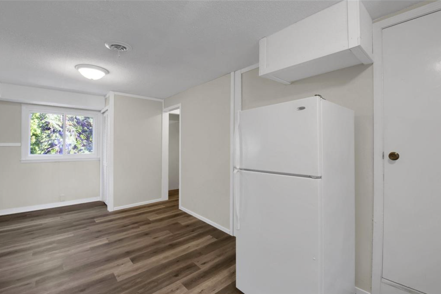 237 Cedar Lake Road N