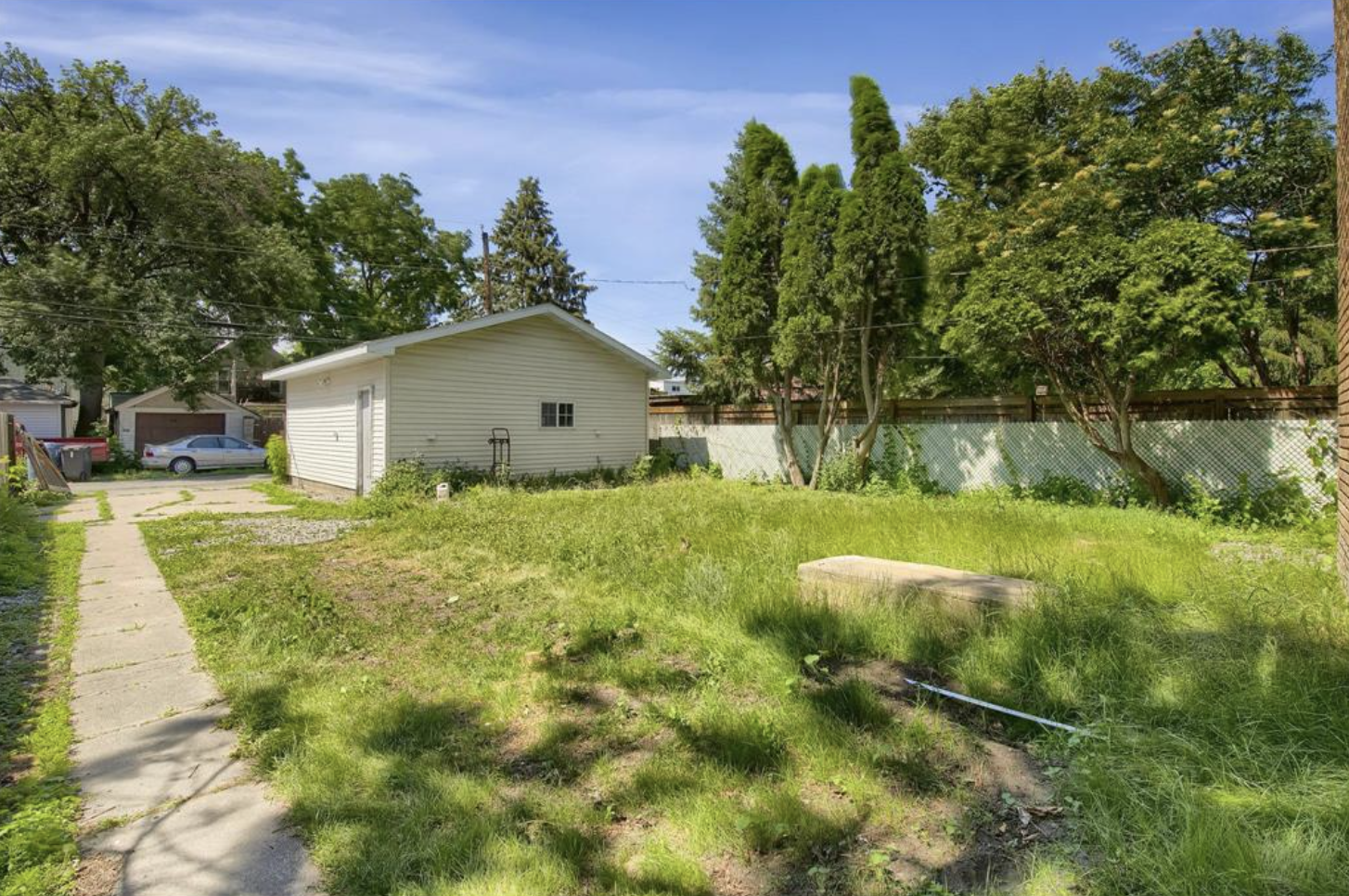 237 Cedar Lake Road N