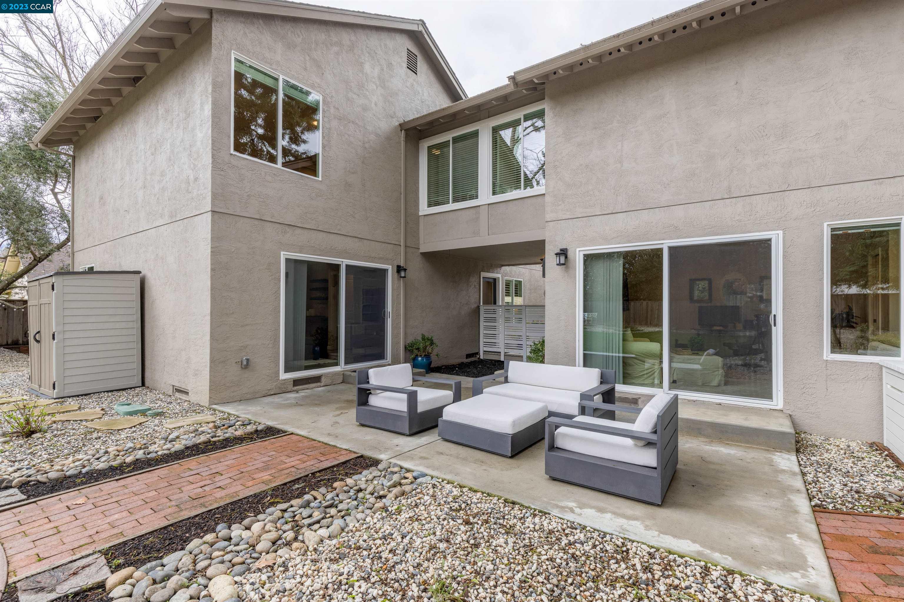 1138 Greenbrook Dr