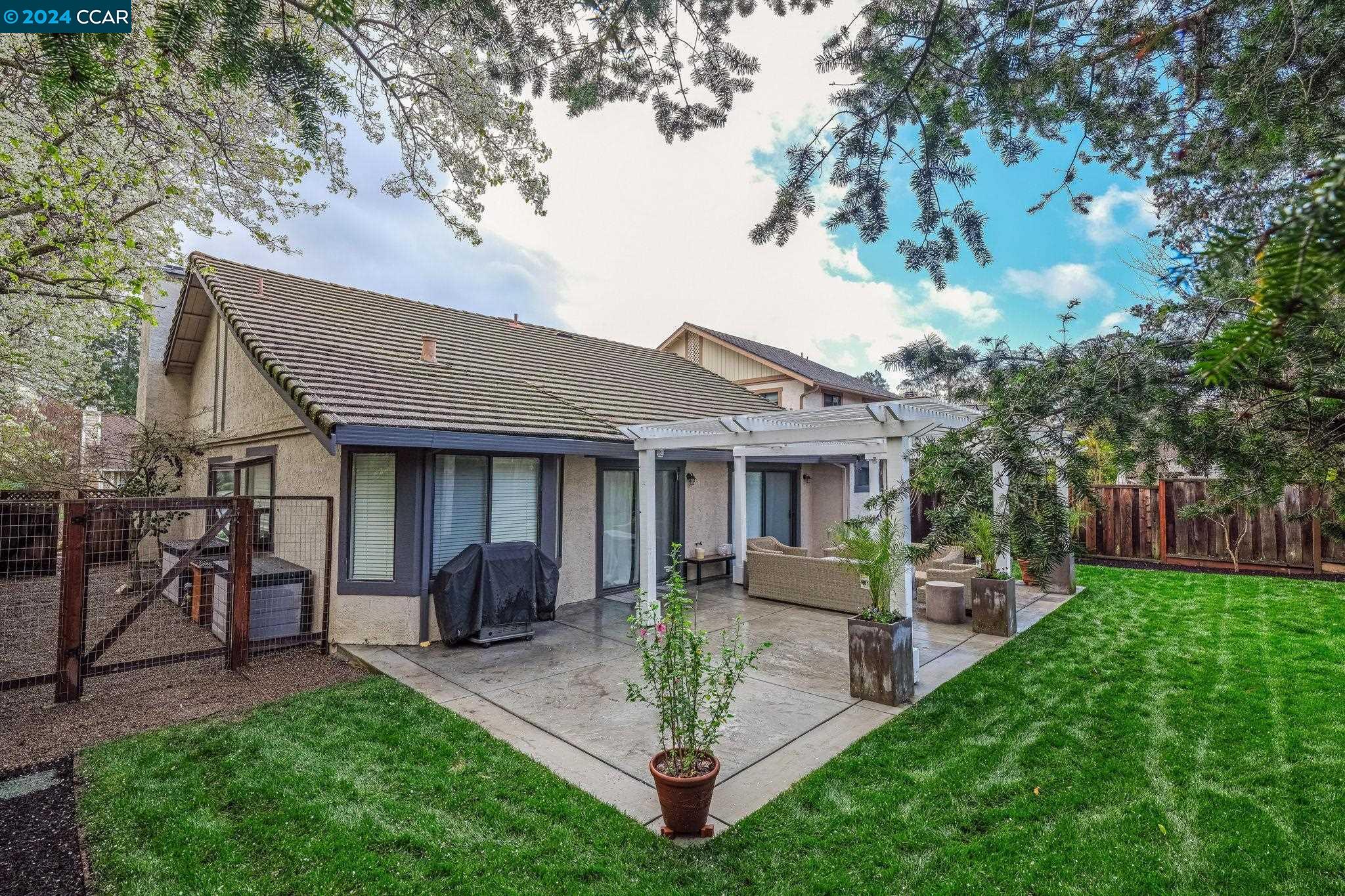 10 Bordeaux Ct