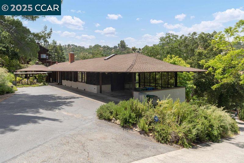 144 Castle Crest Rd
