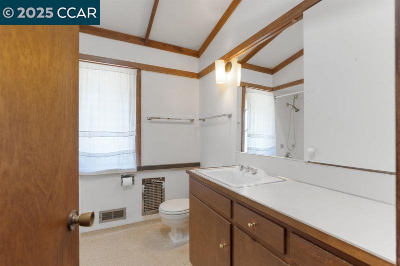 144 Castle Crest Rd