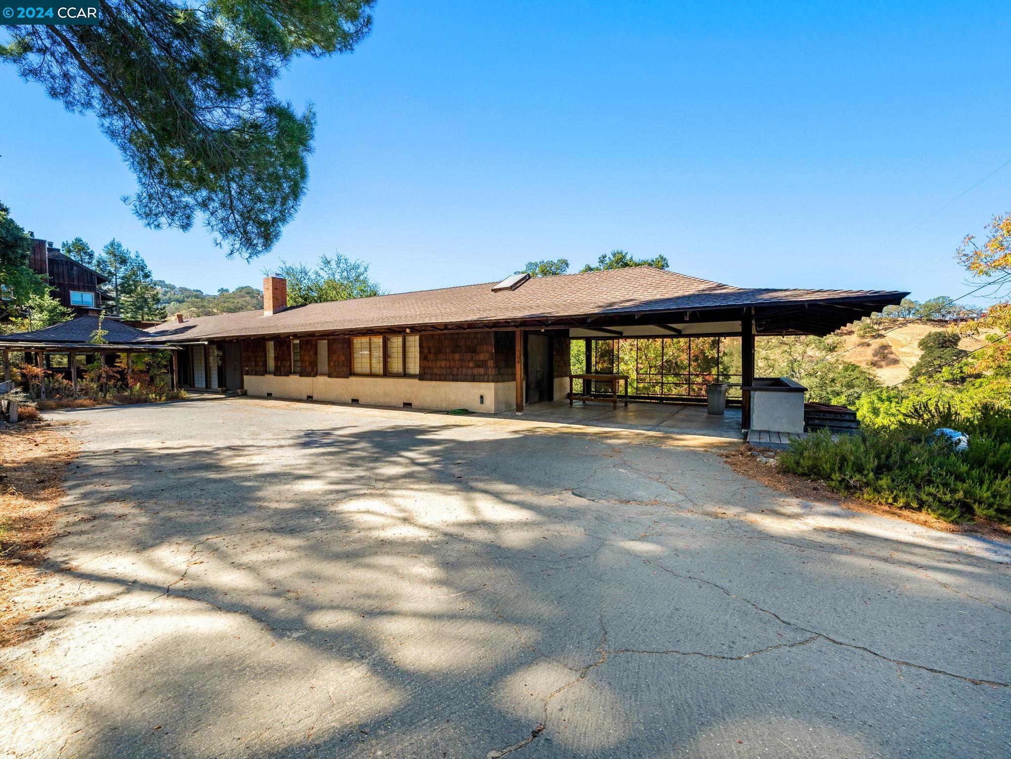 144 Castle Crest Rd