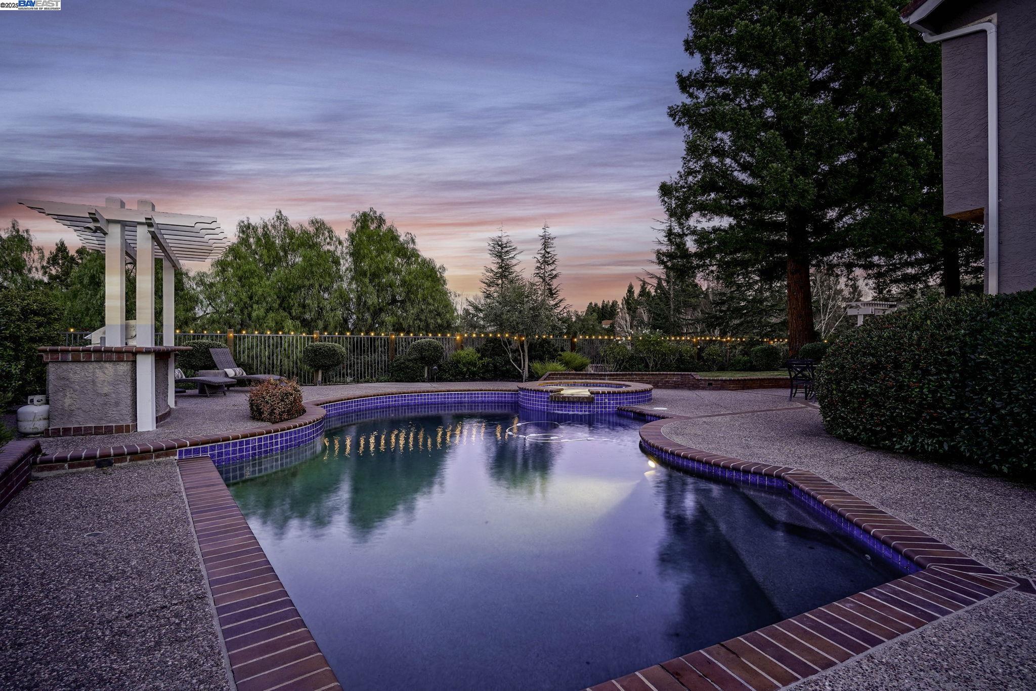104 Cimarron Ct