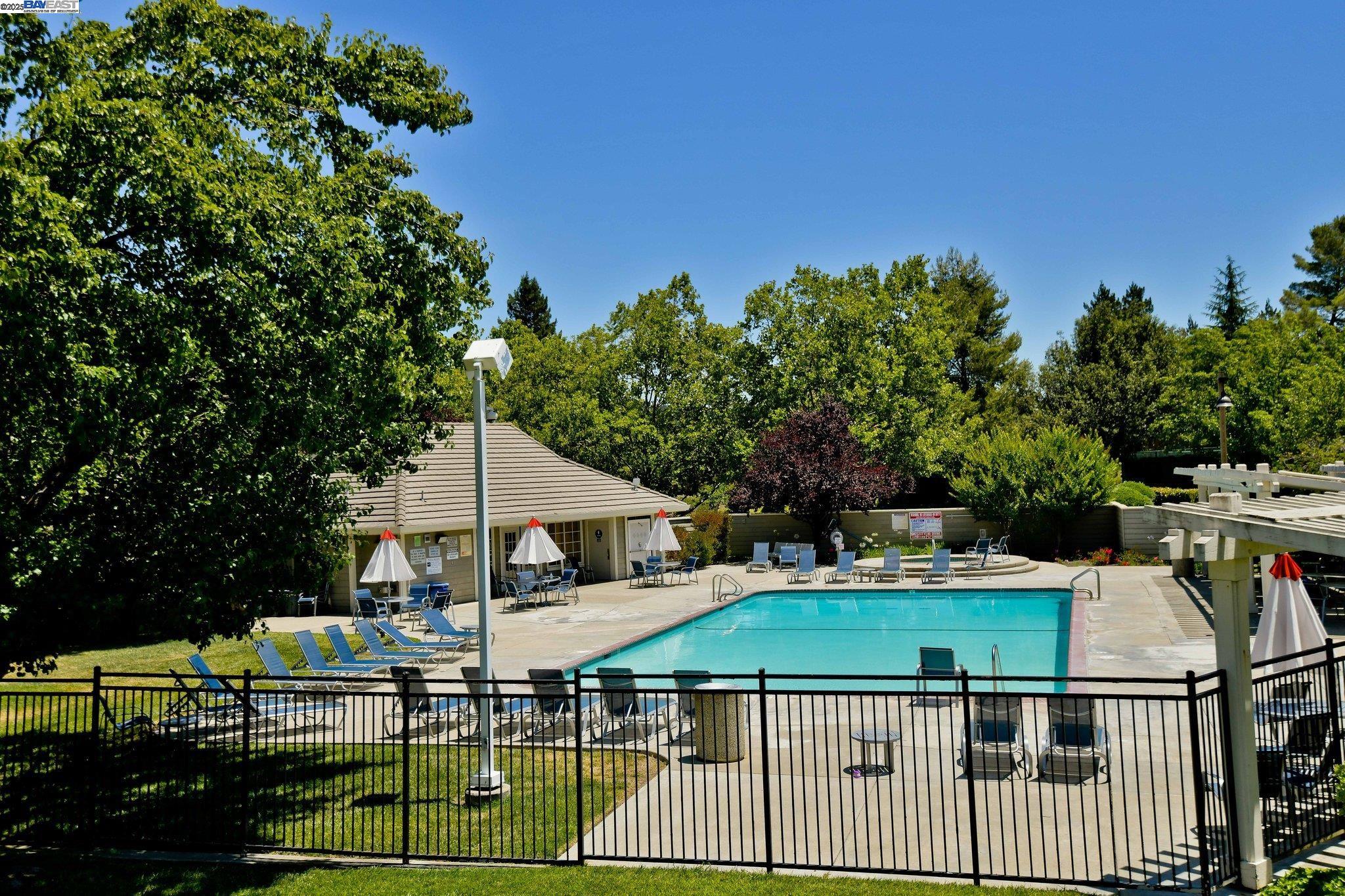 104 Cimarron Ct