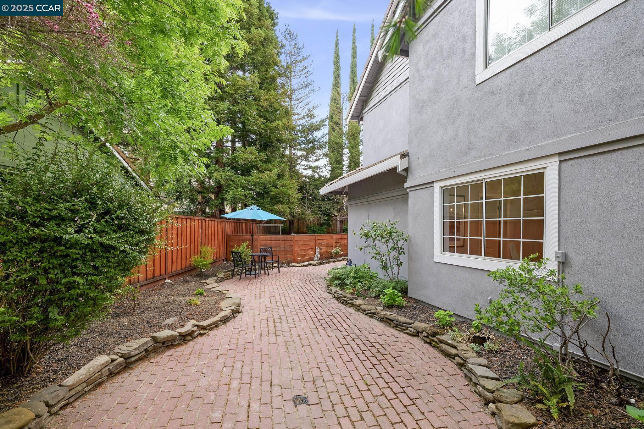 737 Alison Cir