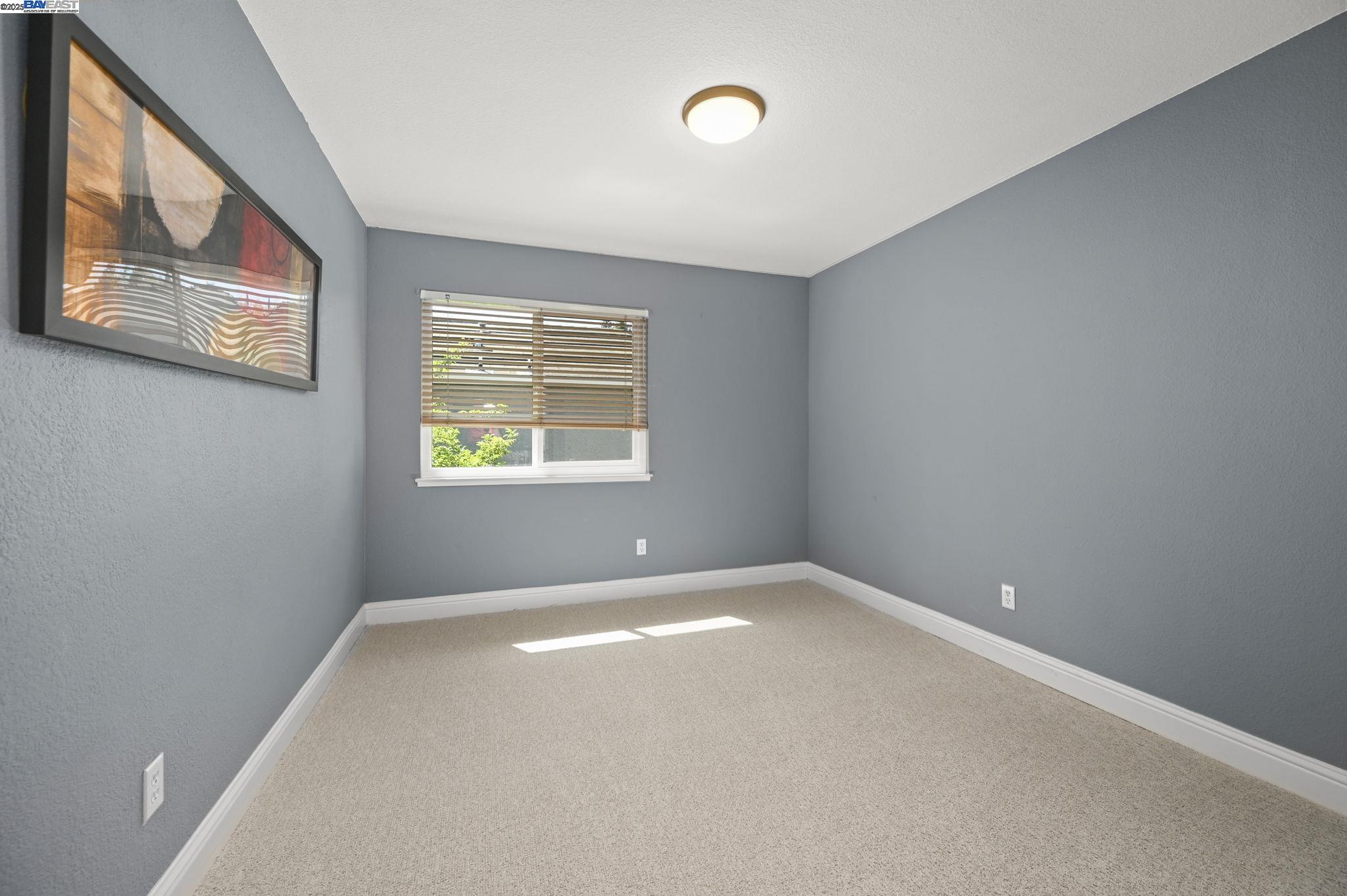 105 Creighton Way