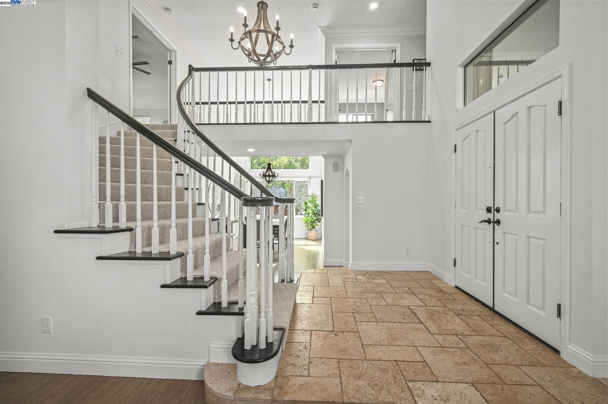 105 Creighton Way