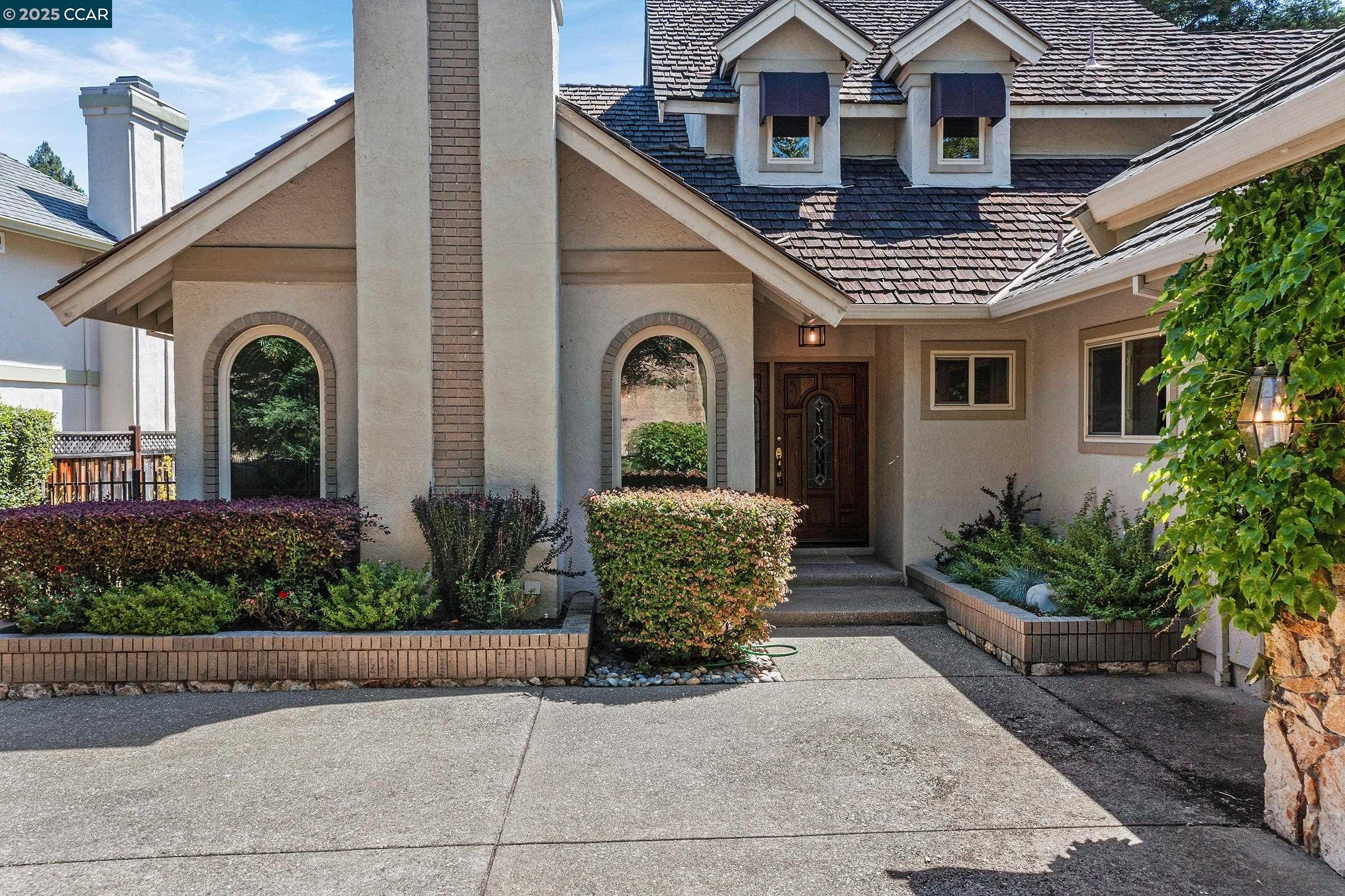 684 Blue Spruce Dr