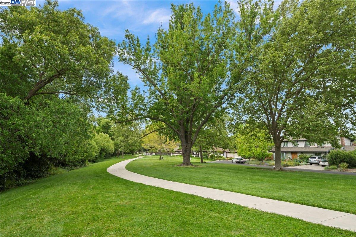 112 Baldwin Dr