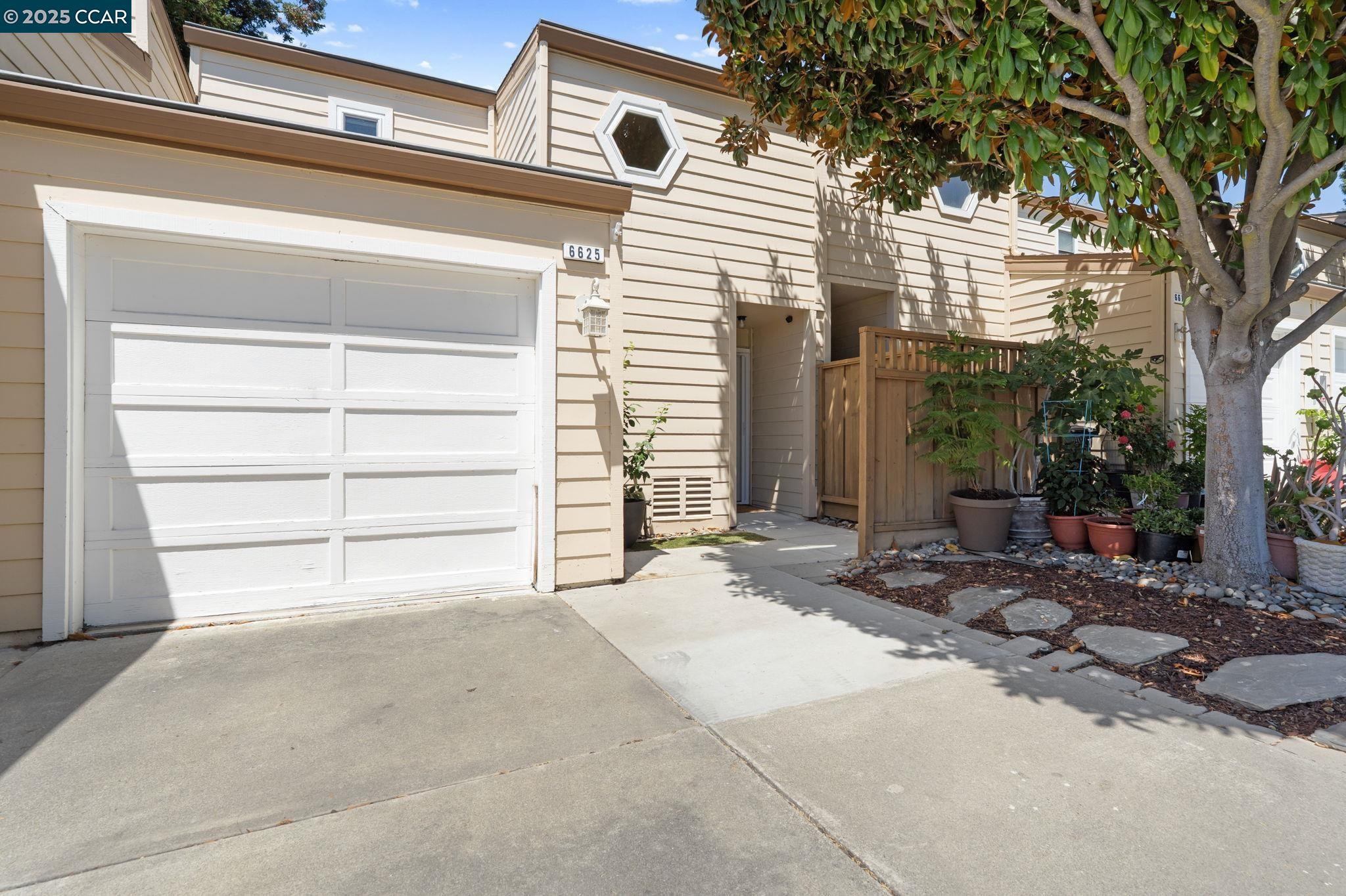 6625 Pioneer Ln, Dublin