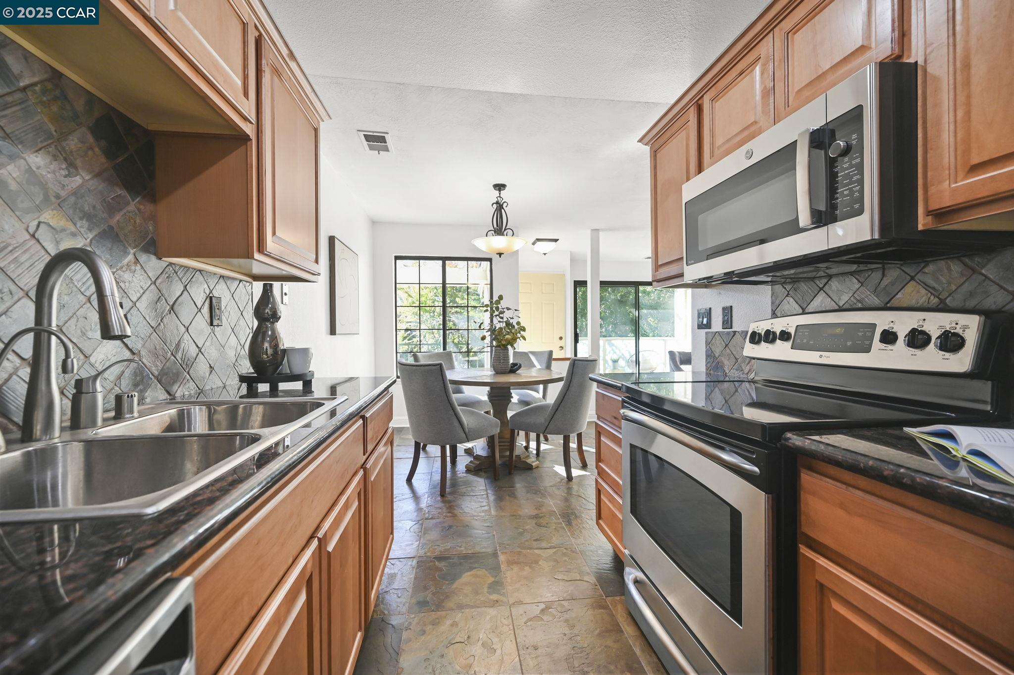 3080 Fostoria Cir, Danville