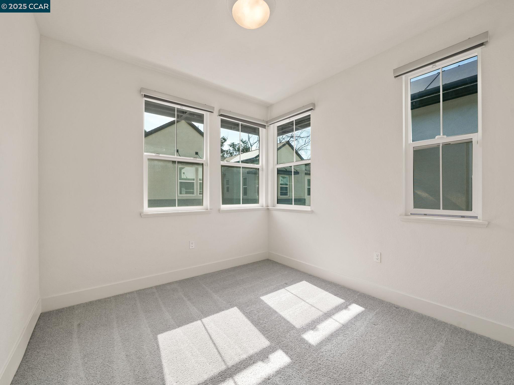 850 HEAVEN CT, Hayward