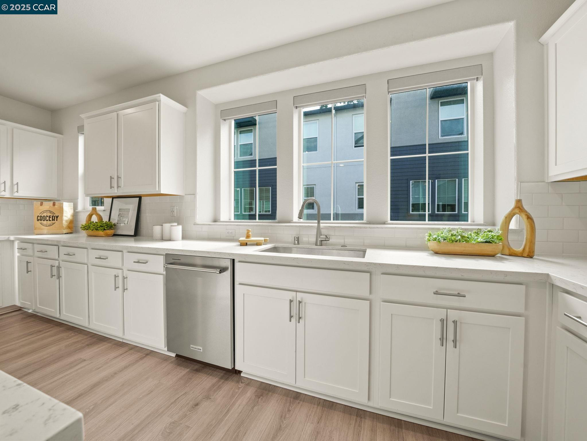 850 HEAVEN CT, Hayward