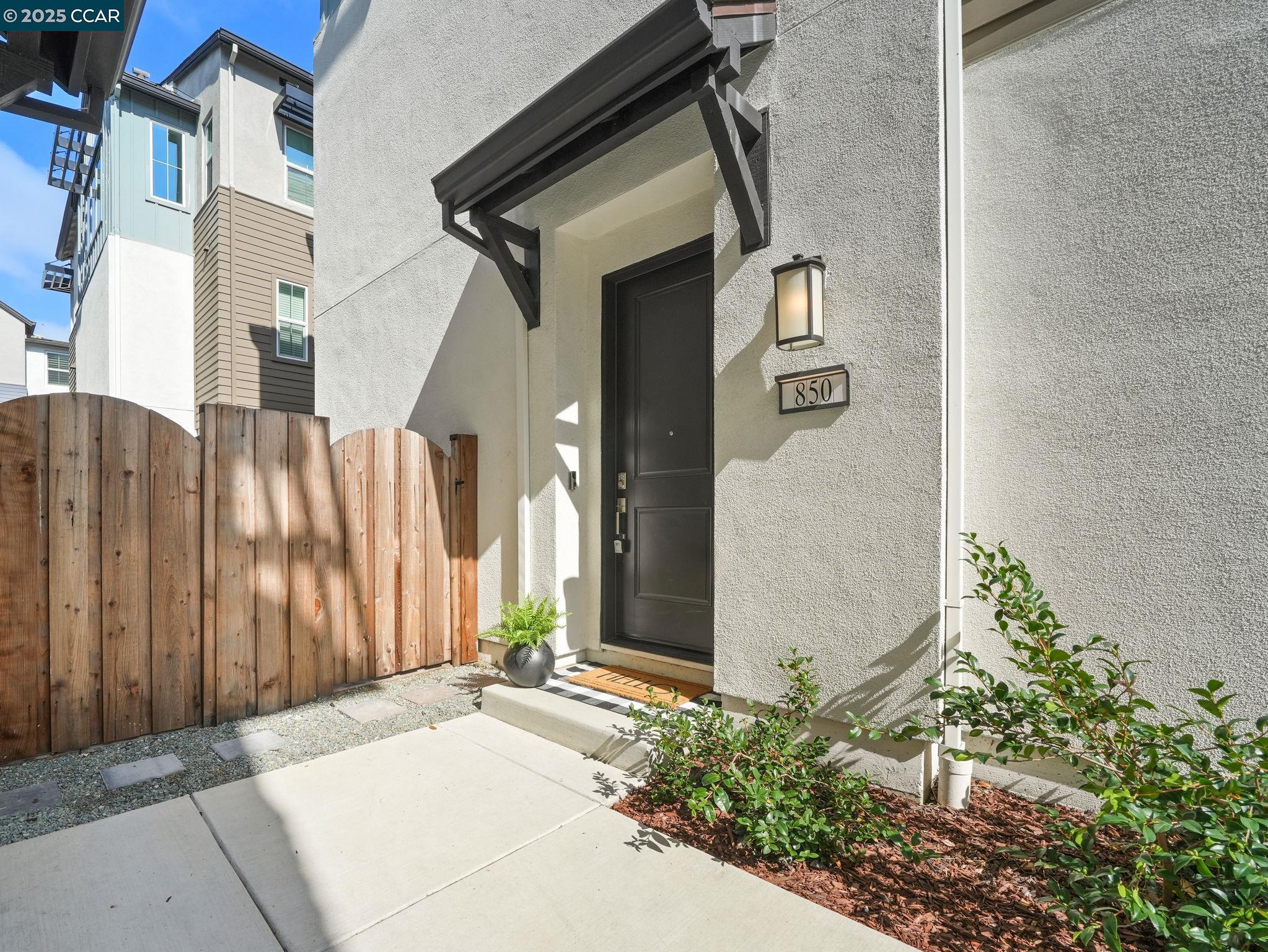 850 HEAVEN CT, Hayward