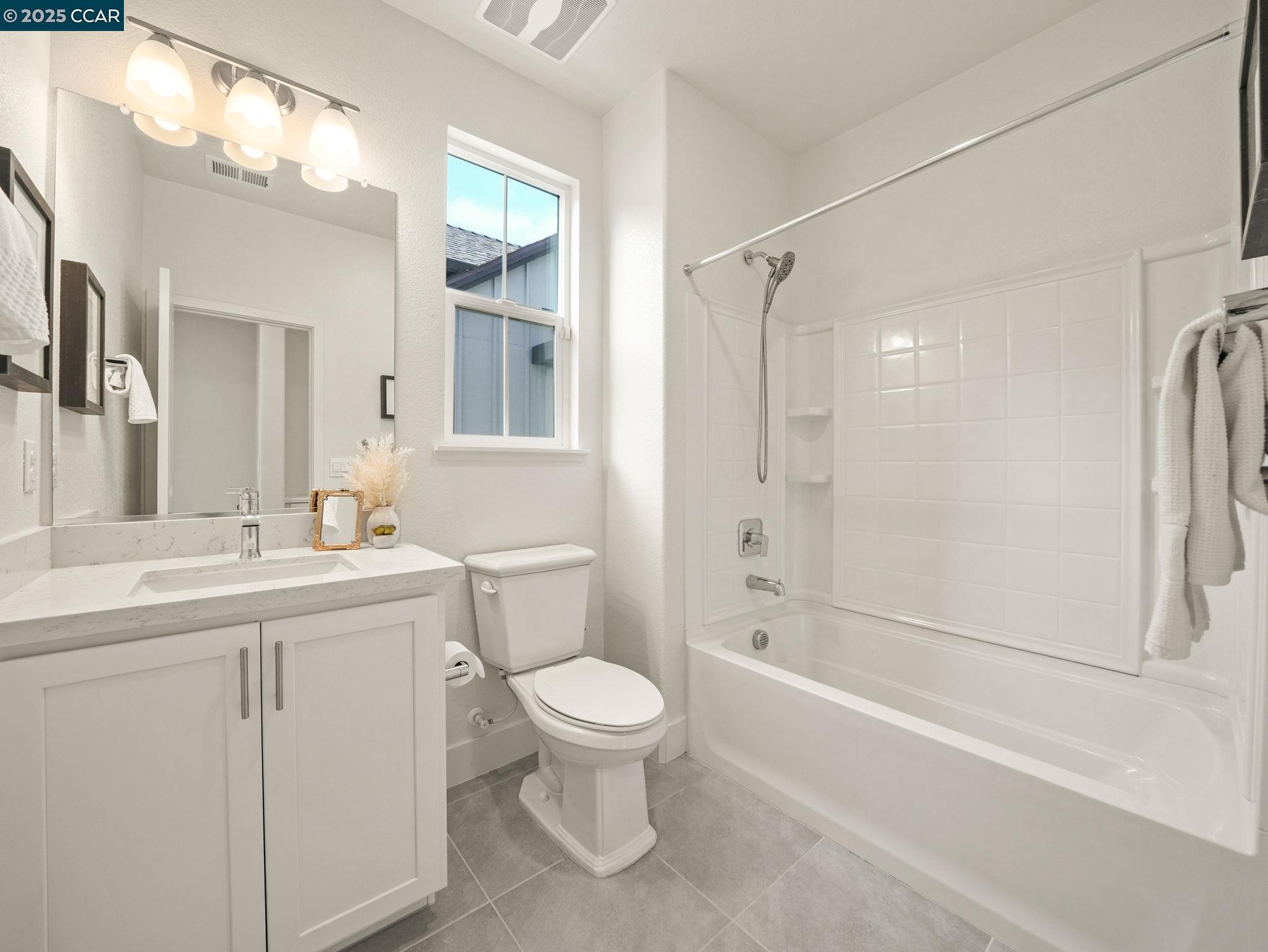 850 HEAVEN CT, Hayward