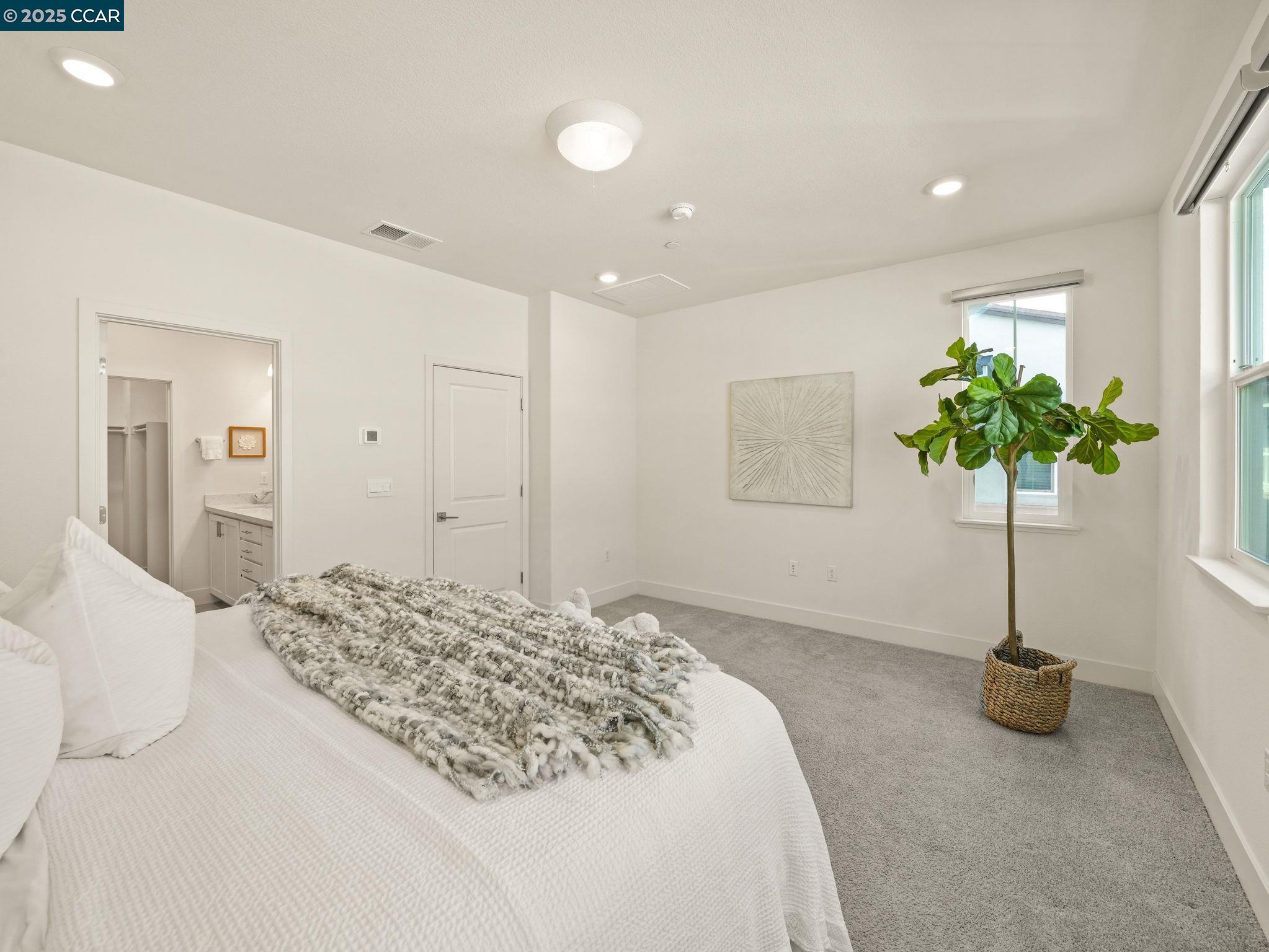 850 HEAVEN CT, Hayward